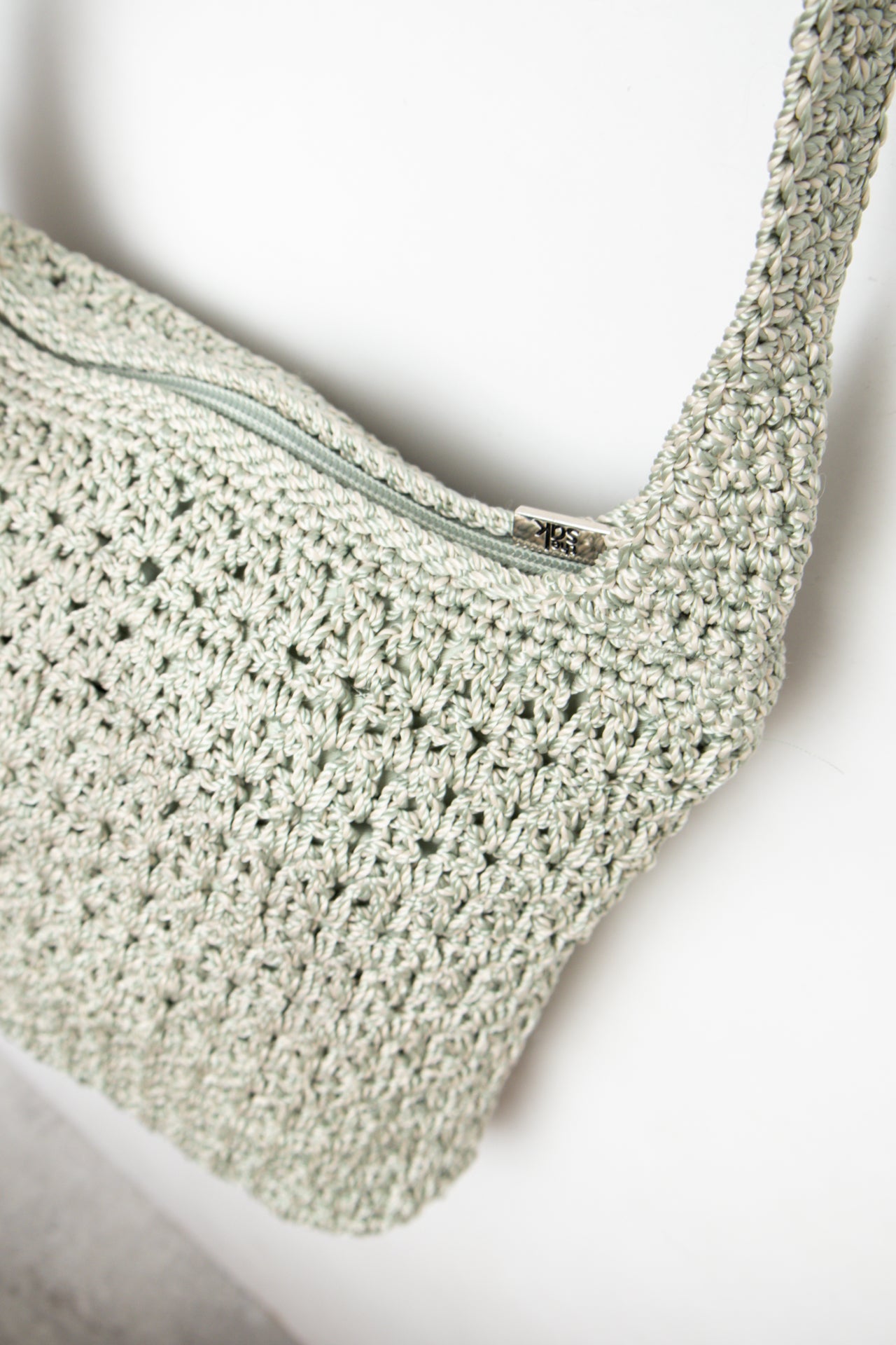#202 The Sak Shoulder Bag Green | c. 196 | Size