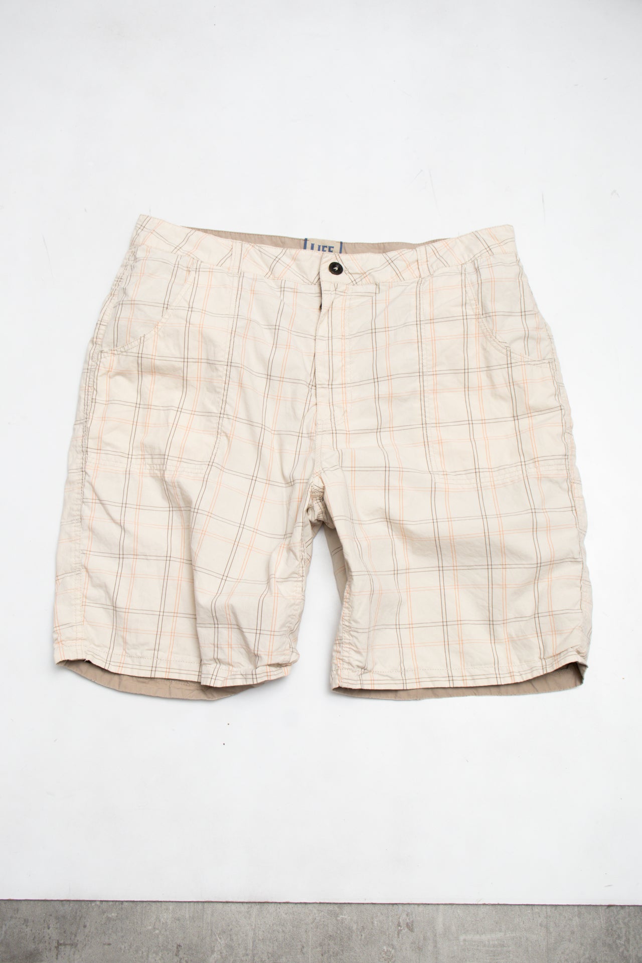 #115 Life Is Good Shorts White | c. 204 | Size 16/18