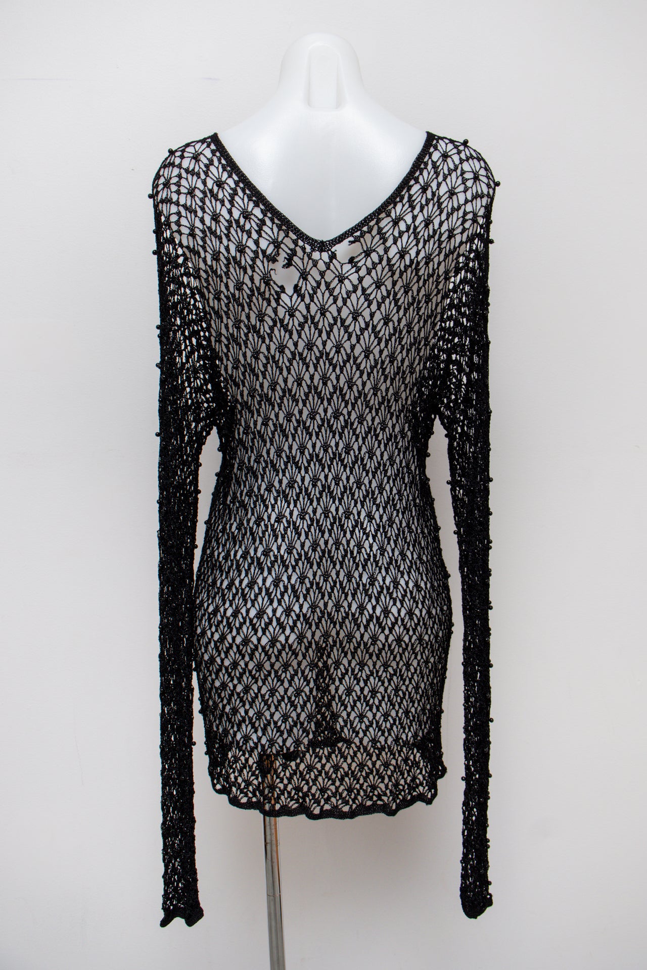 #196 T-shirt Black | c. 188 | Size 12/14