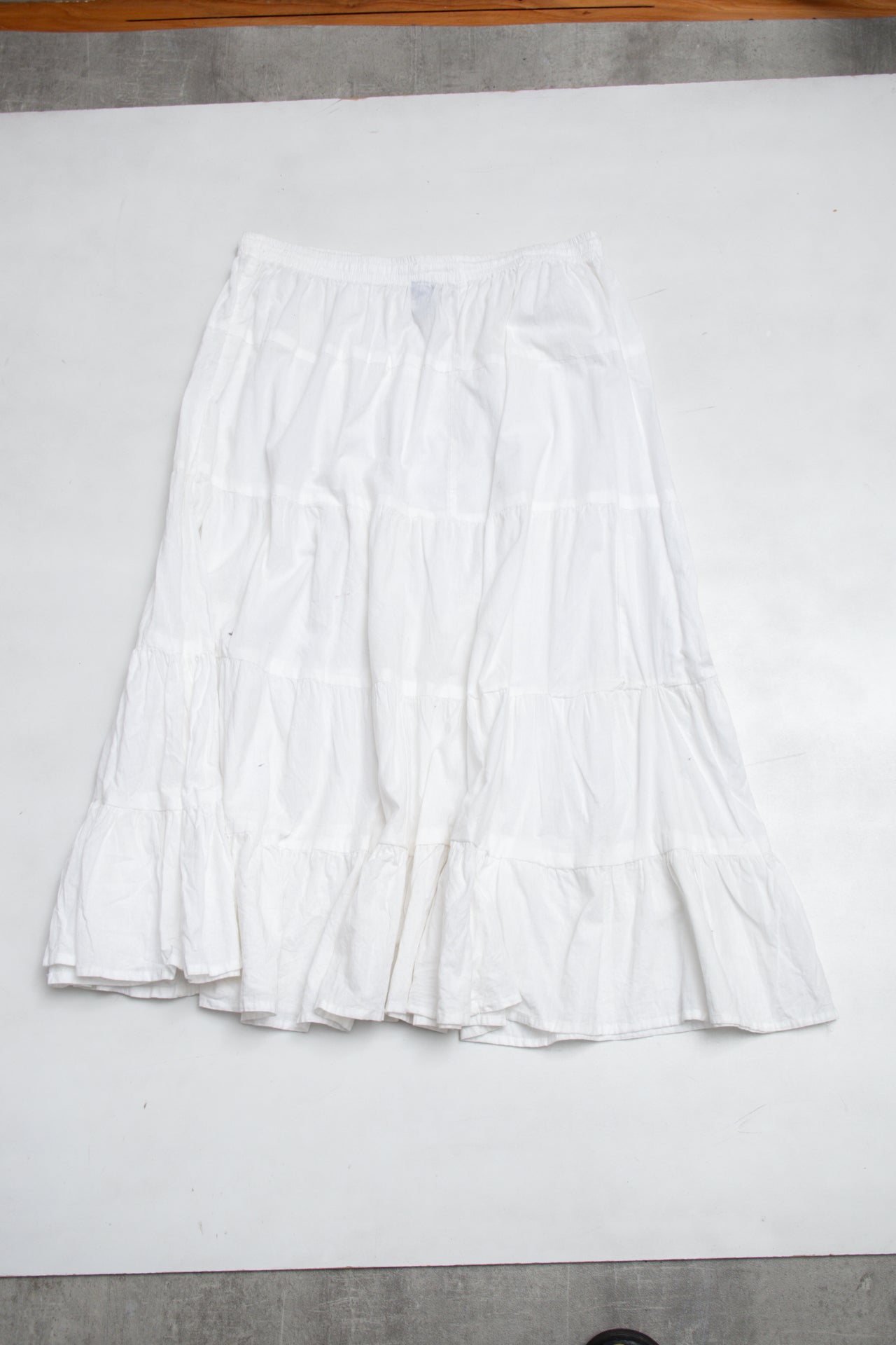 #115 Uniti Casuals Skirt White | c. 200 | Size 12/14