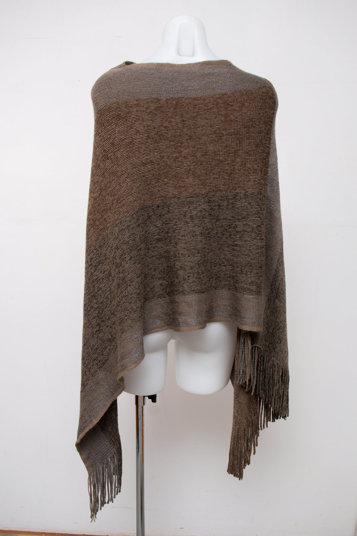 #127 Chic Poncho Brown | c. 208 | Size