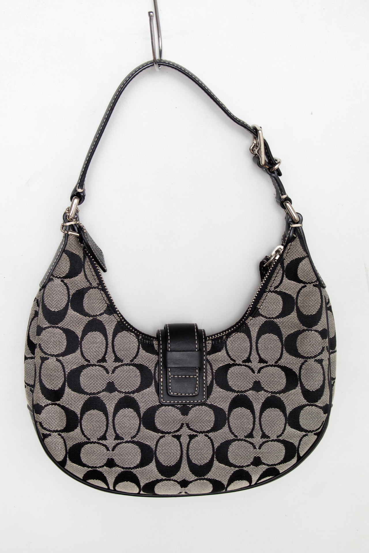 #170 Coach Shoulder Bag Black | c. 187 | Size