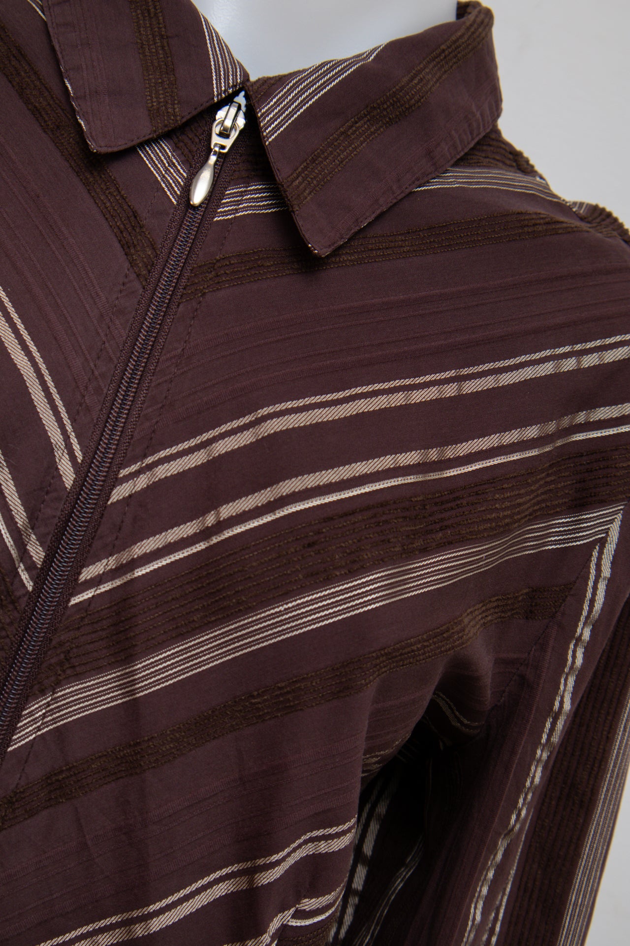 #97 Jessica T-shirt Brown | c. 197 | Size