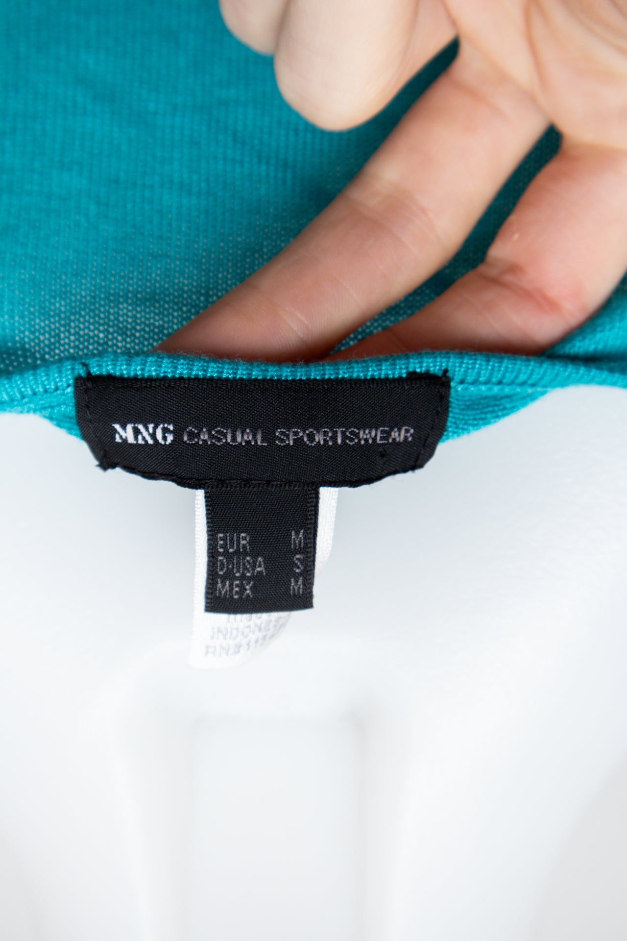 #70 Mng Top Blue | c. 192 | Size 8