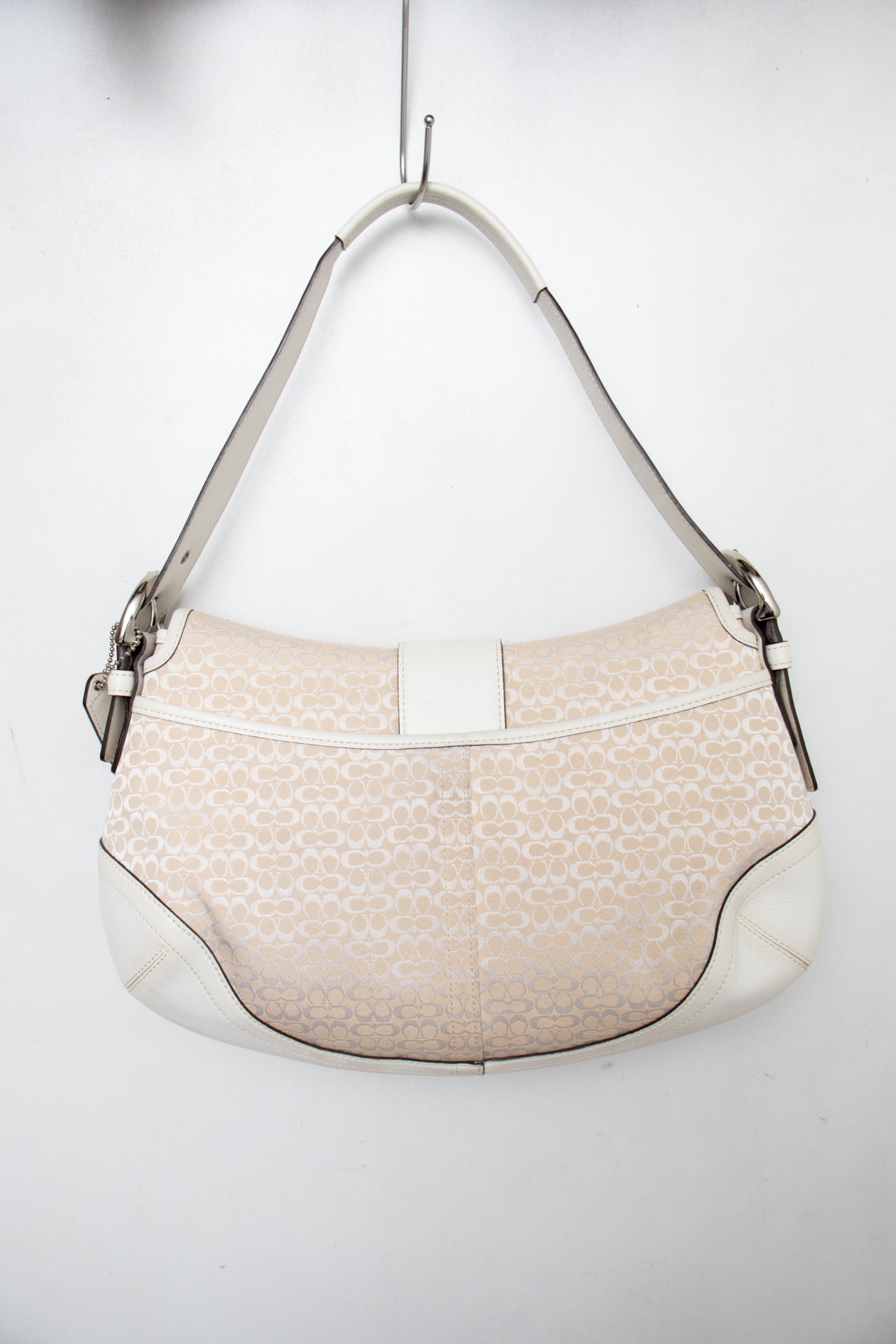 #187 Coach Shoulder Bag Beige | c. 202 | Size