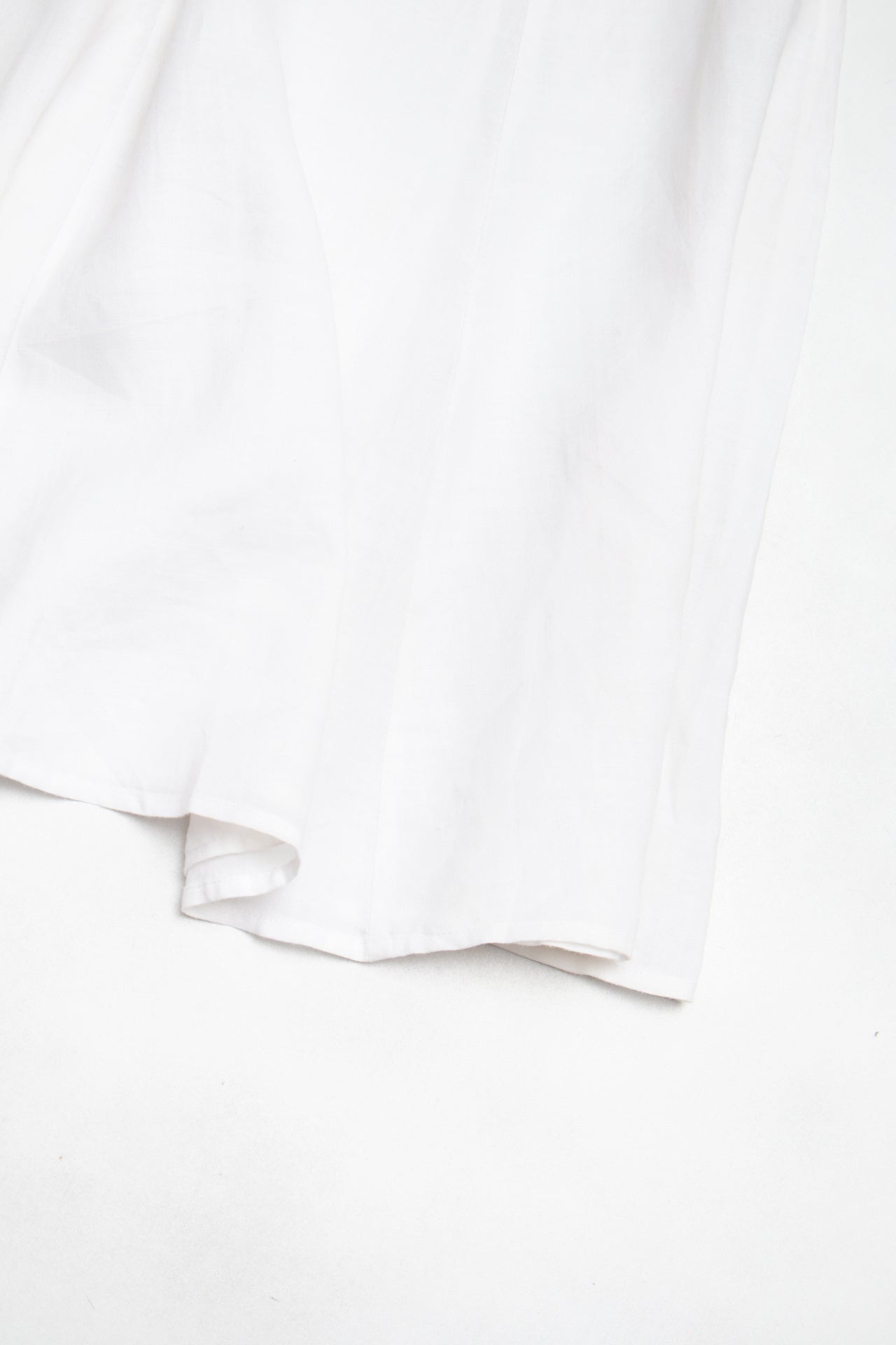 #126 Sunny Leigh LinenSkirt White | c. 193 | Size 10