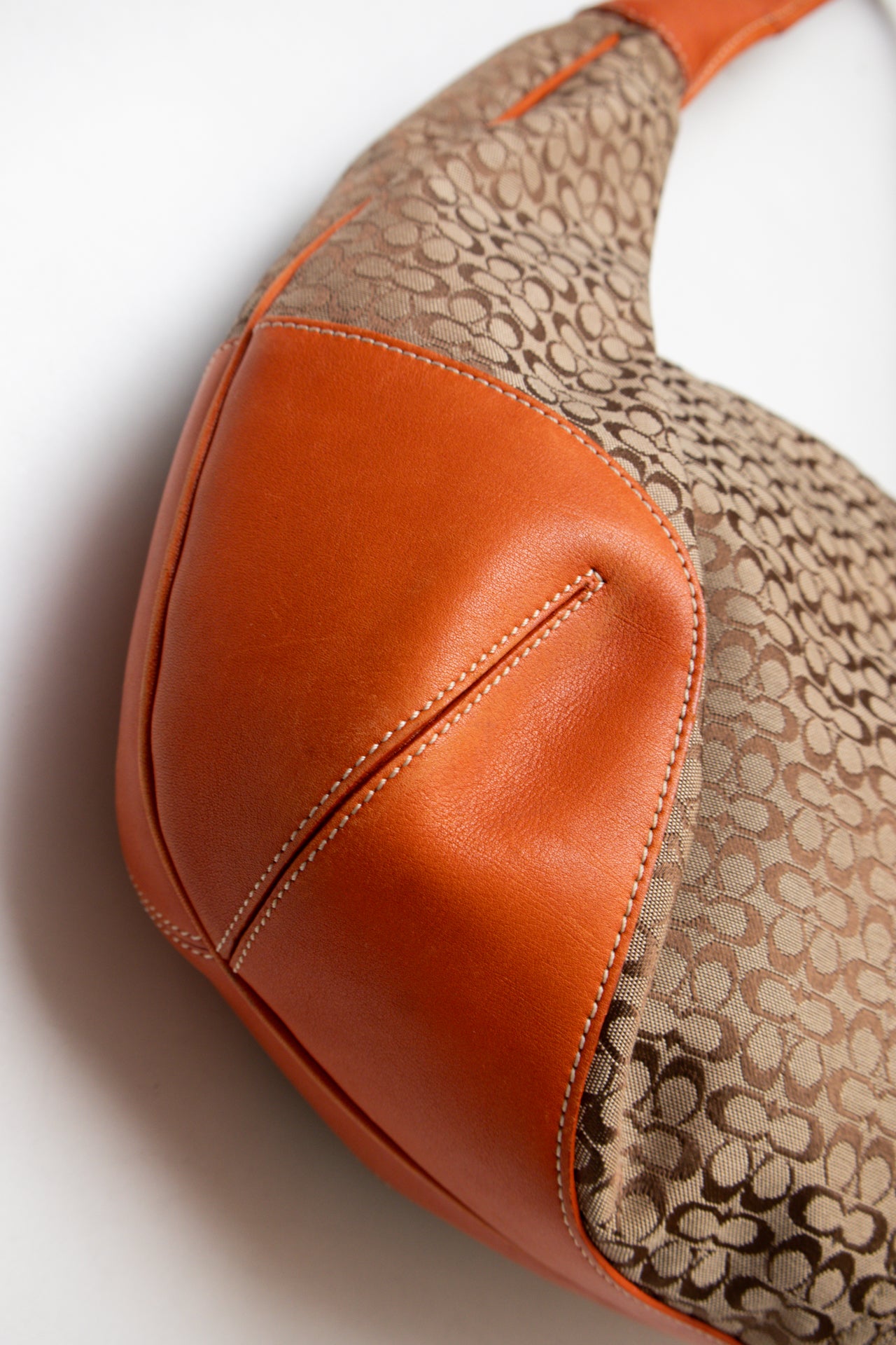 #208 Coach Shoulder Bag Brown | c. 194 | Size
