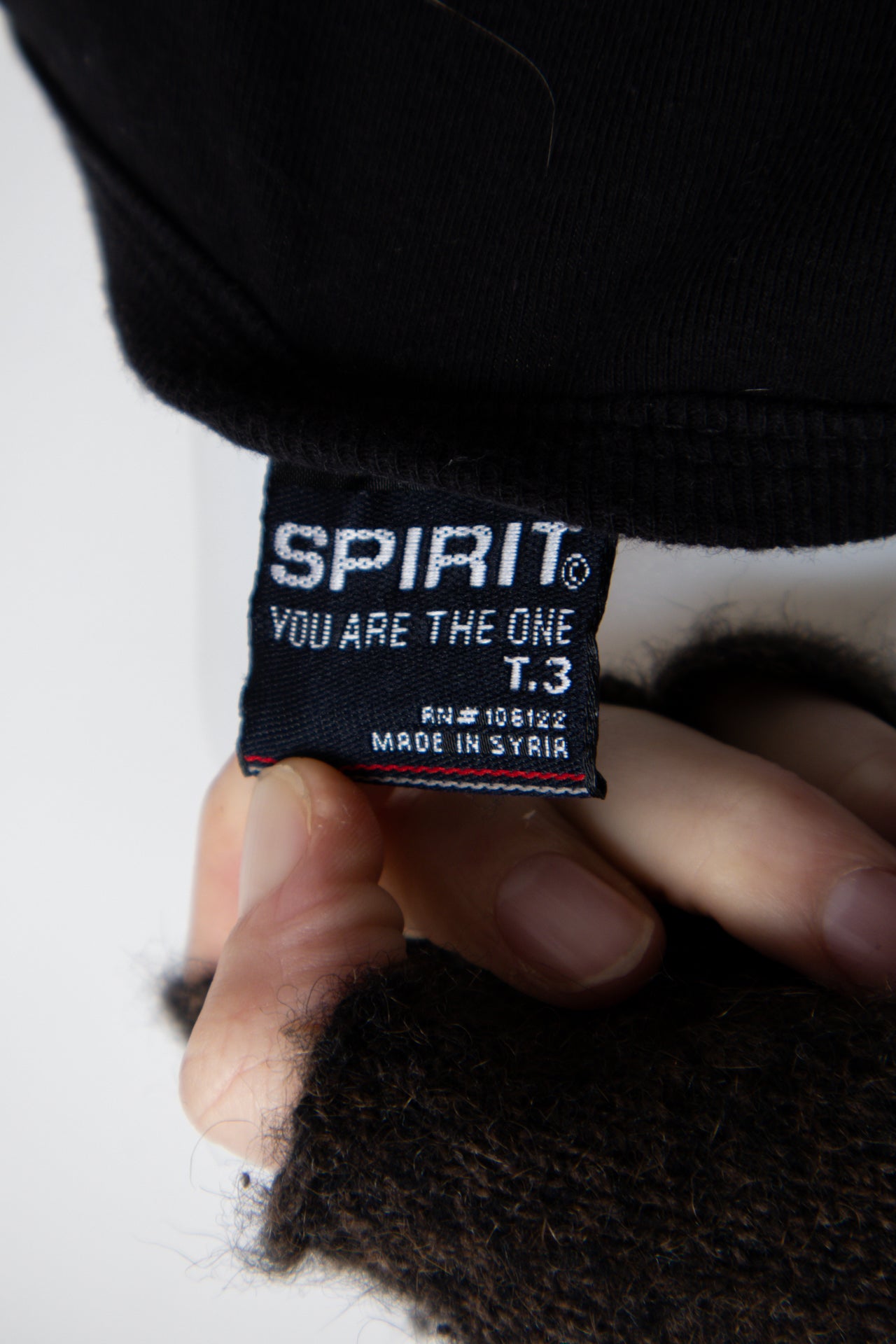 #74 Spirit T-shirt Black | c. 196 | Size 8/10