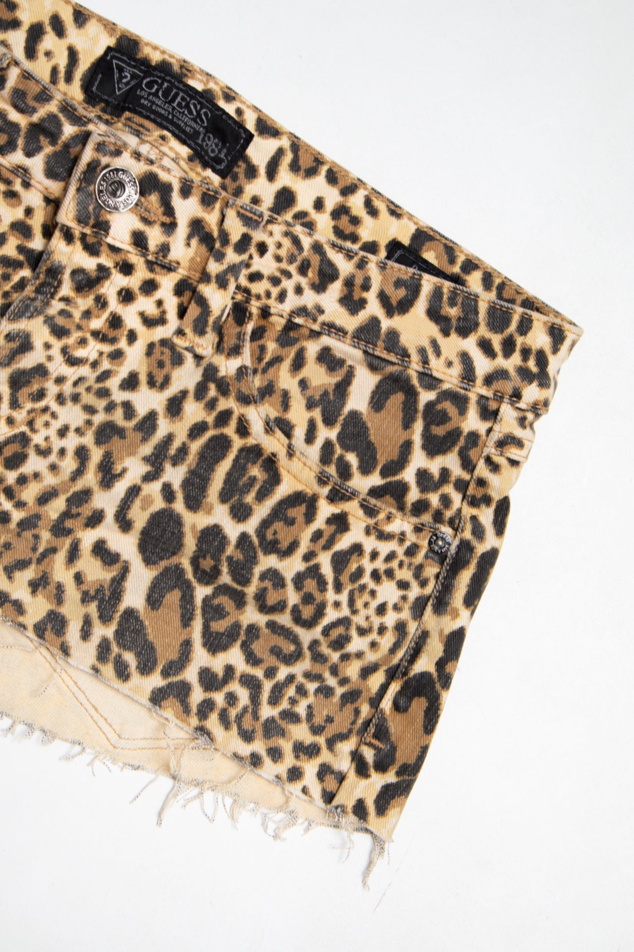 #157 Guess Shorts Brown | c. 198 | Size 8