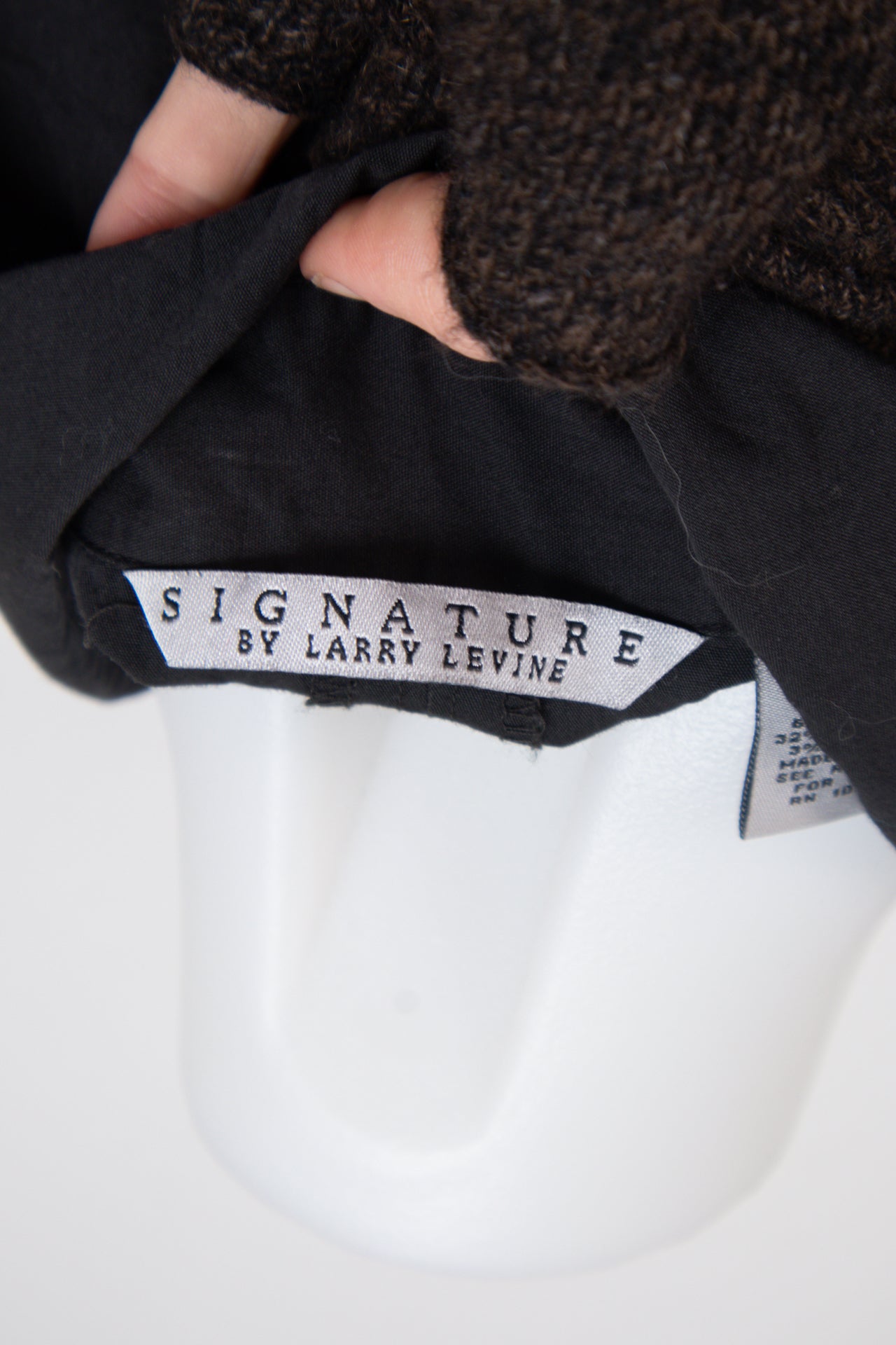 #068 Signature By Larry Levine T-shirt Black | c. | Size 12