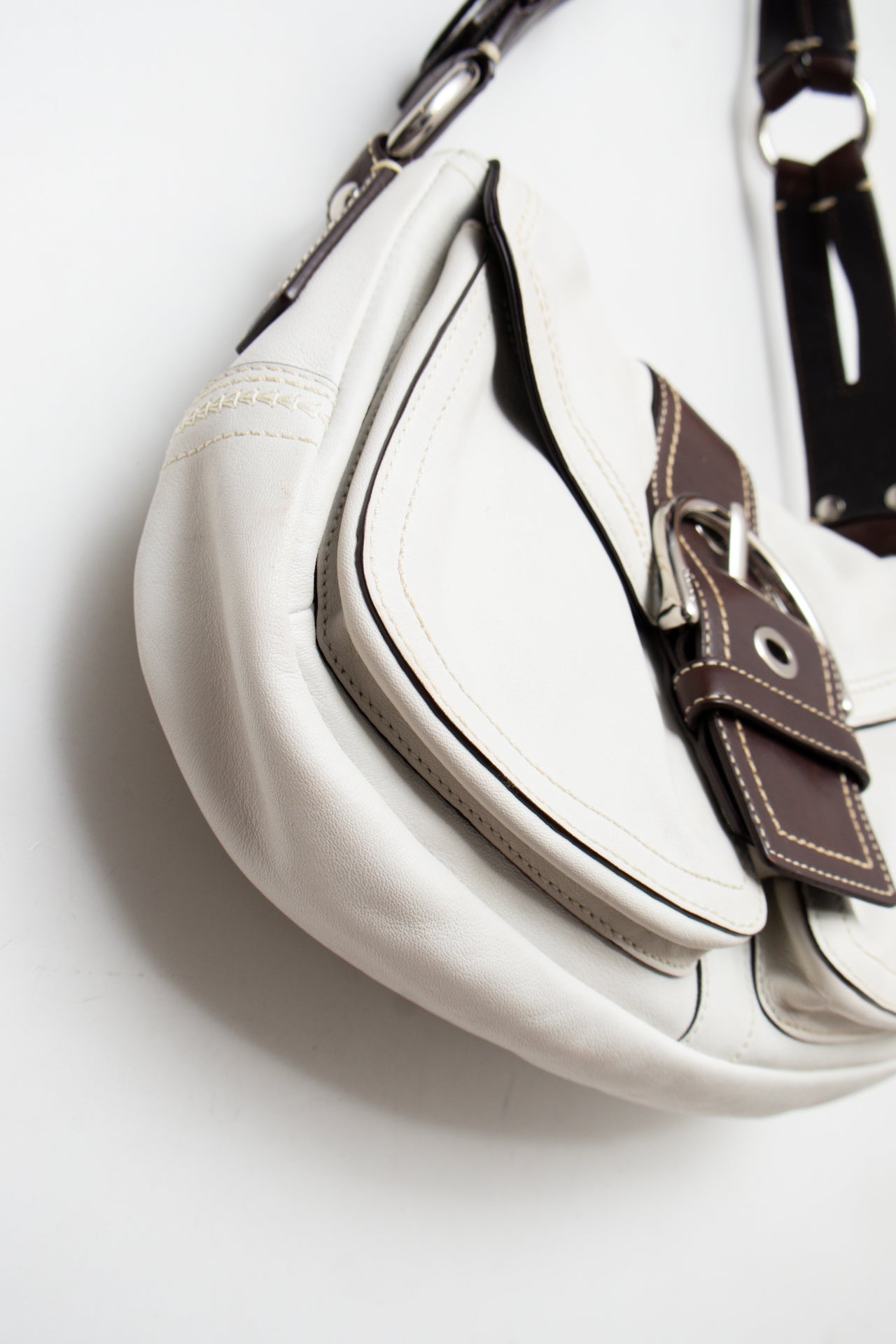 #168 Coach Shoulder Bag White | c. 206 | Size
