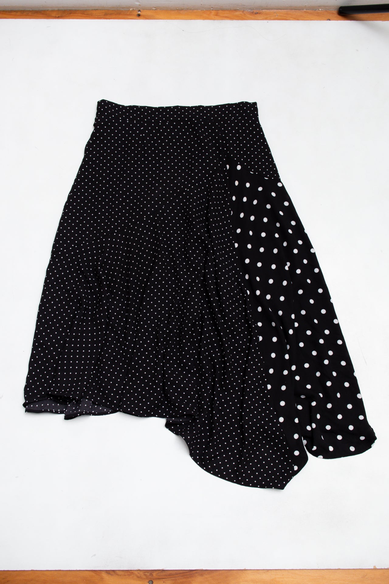 #167 Dr2 Skirt Black | c. 198 | Size 8/10