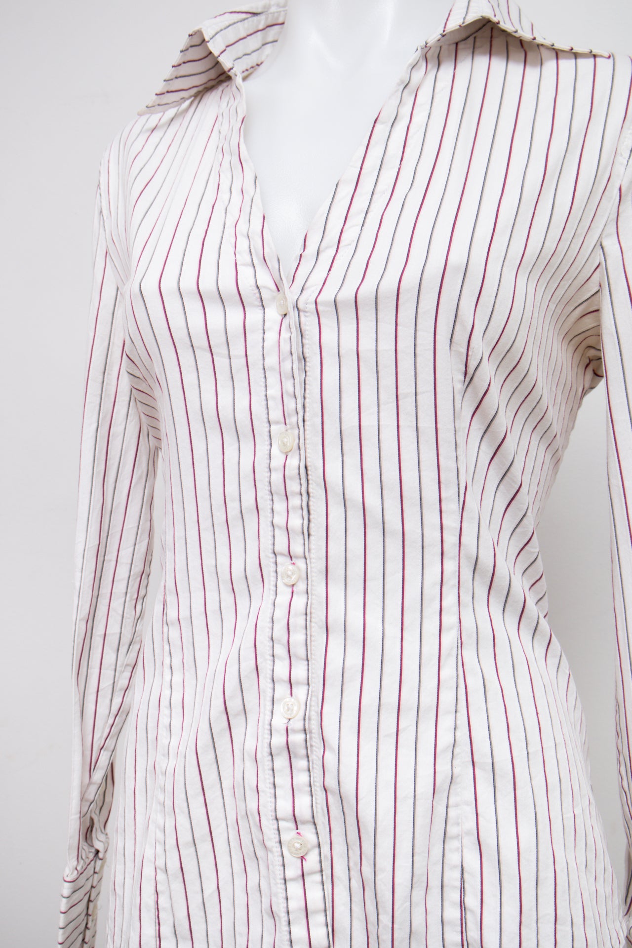 #052 Express Design Studio Long Sleeve White | c. 213 | Size 8