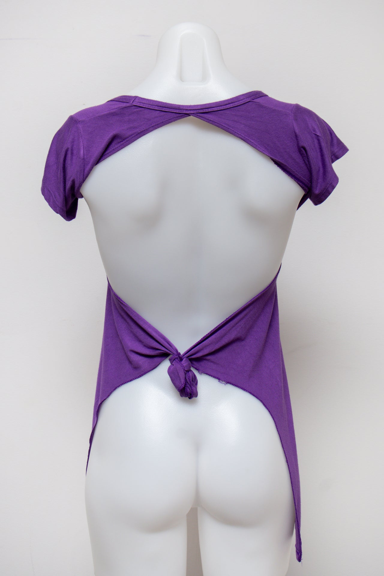 #20 Vogue T-shirt Purple | c. 184 | Size 10