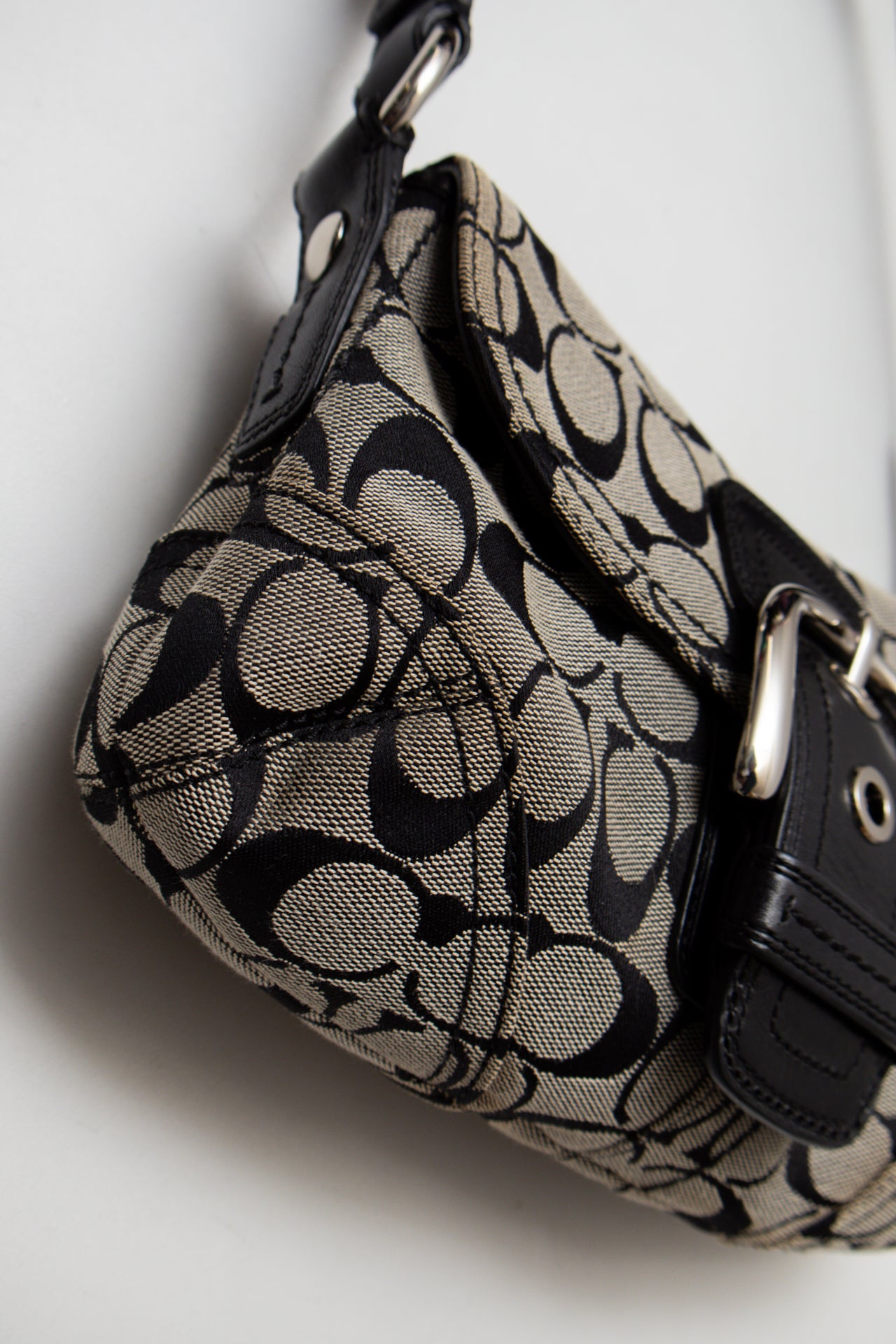 #194 Coach Soho bag Black | c. 196 | Size