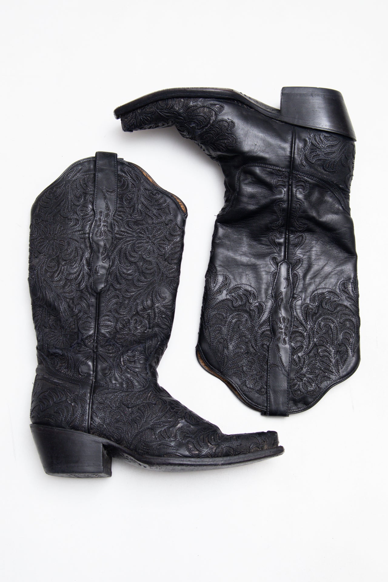 #162 Corral None Black | c. 201 | Size 7