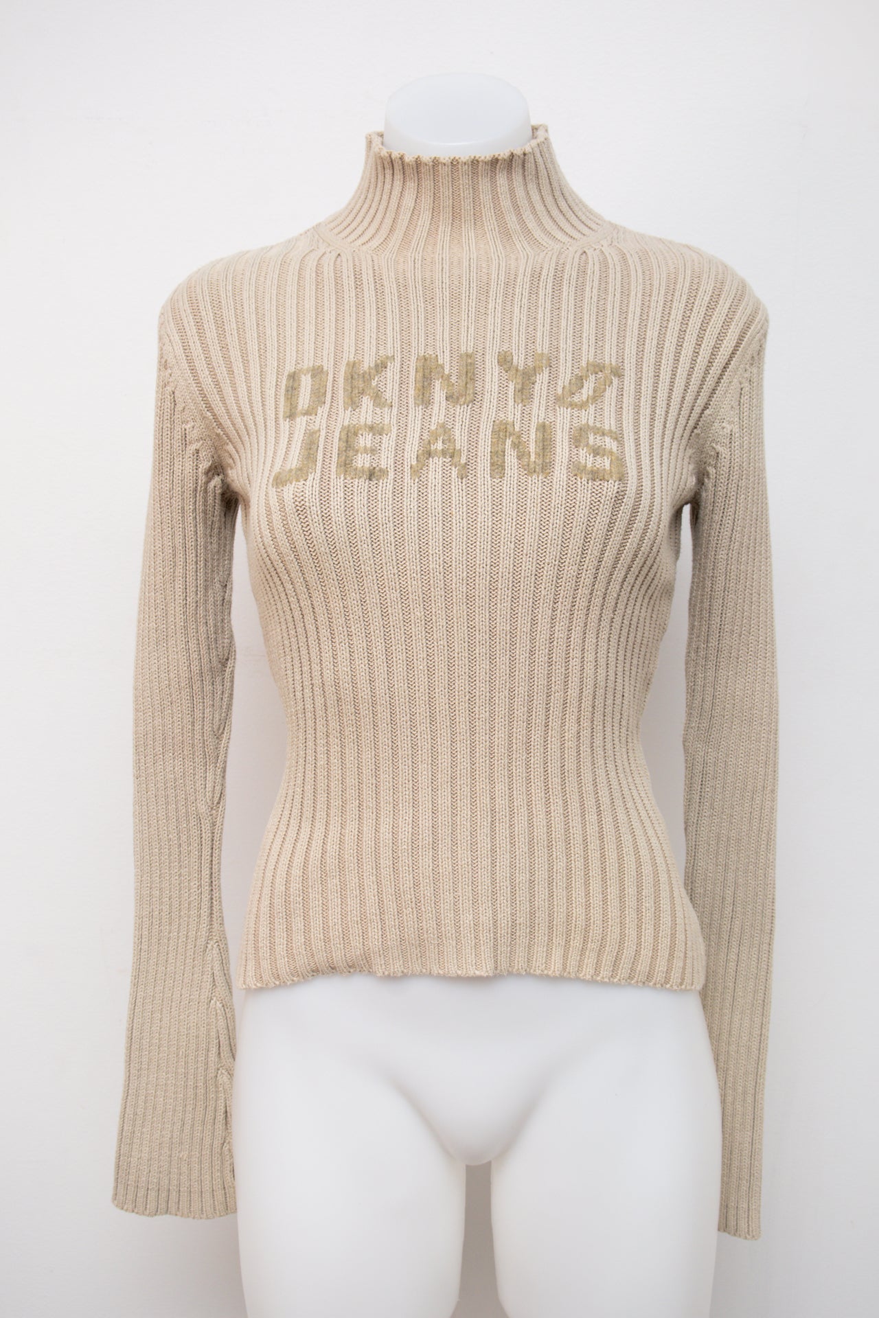 #053 Dkny Jeans T-shirt Beige | c. 203 | Size 8