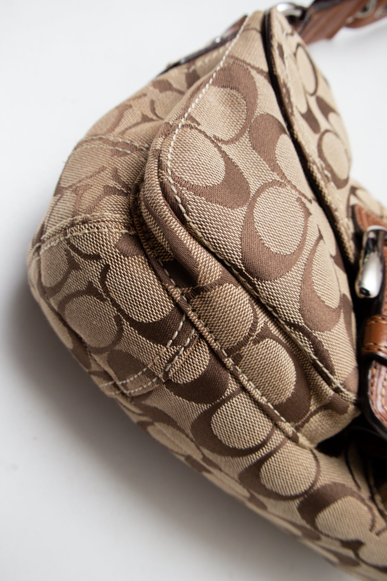 #179 Coach Shoulder Bag Brown | c. 202 | Size