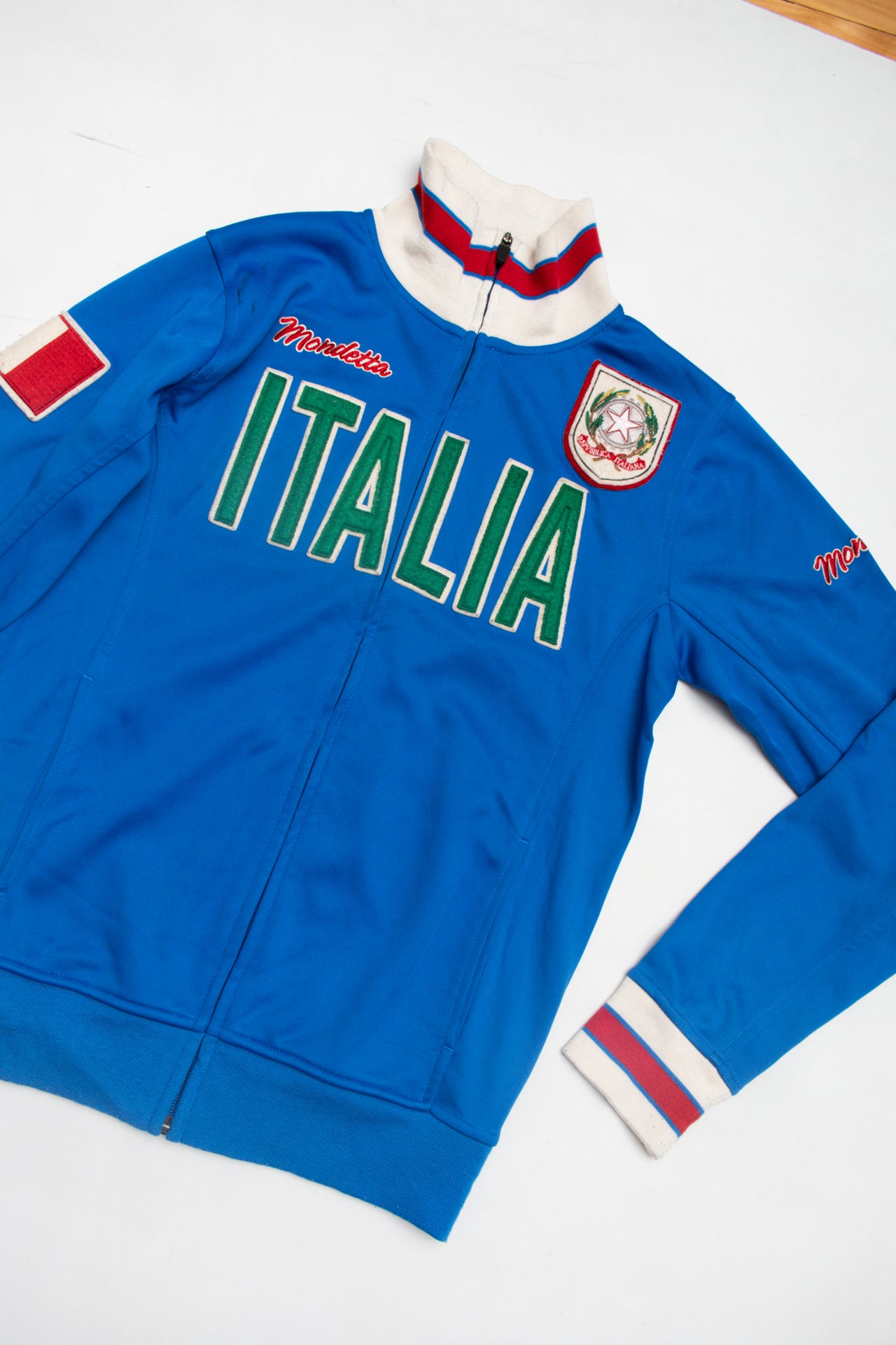 #134 Italia embroidered track jacket *Blue | c. 153 | Size 10