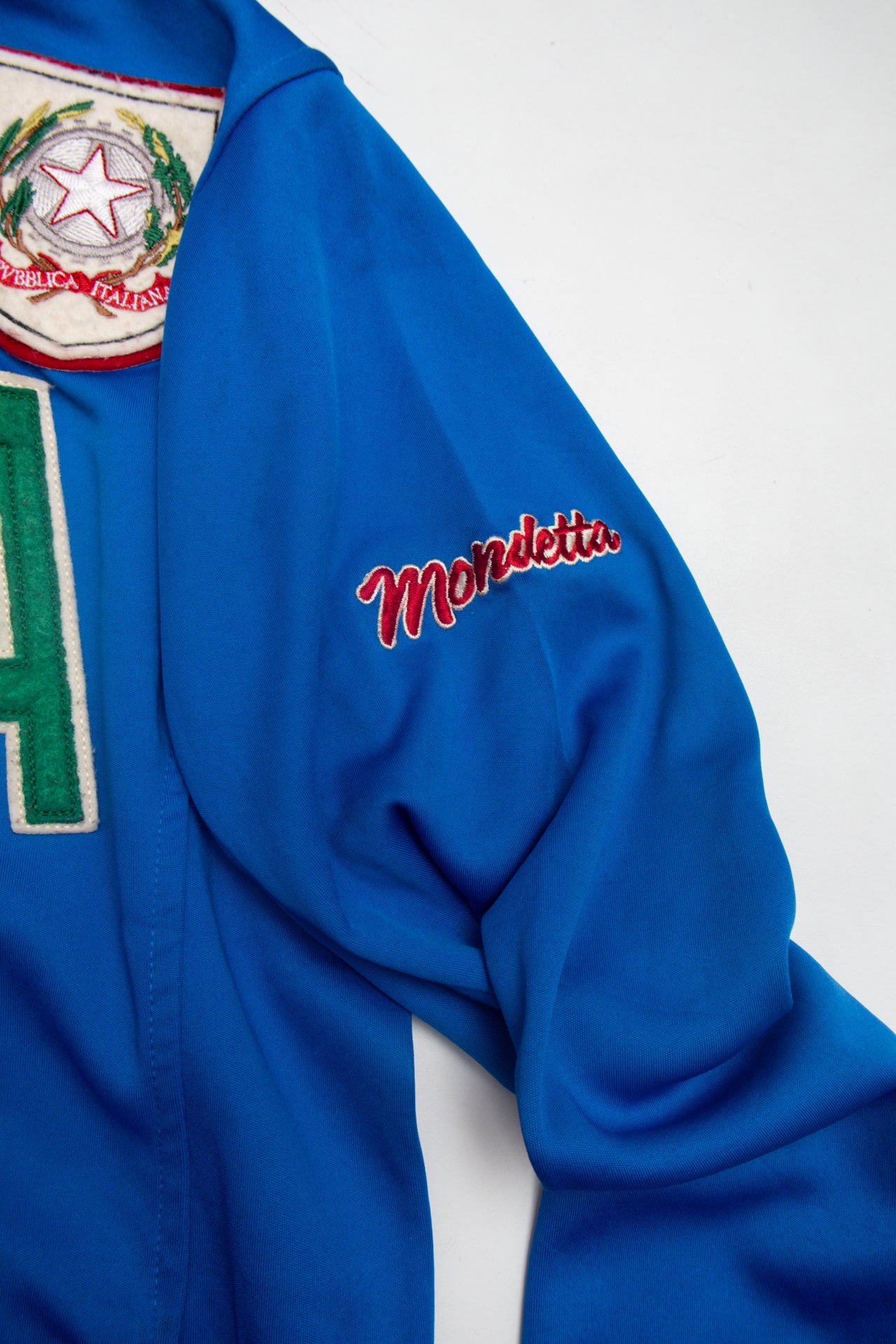 #134 Italia embroidered track jacket *Blue | c. 153 | Size 10