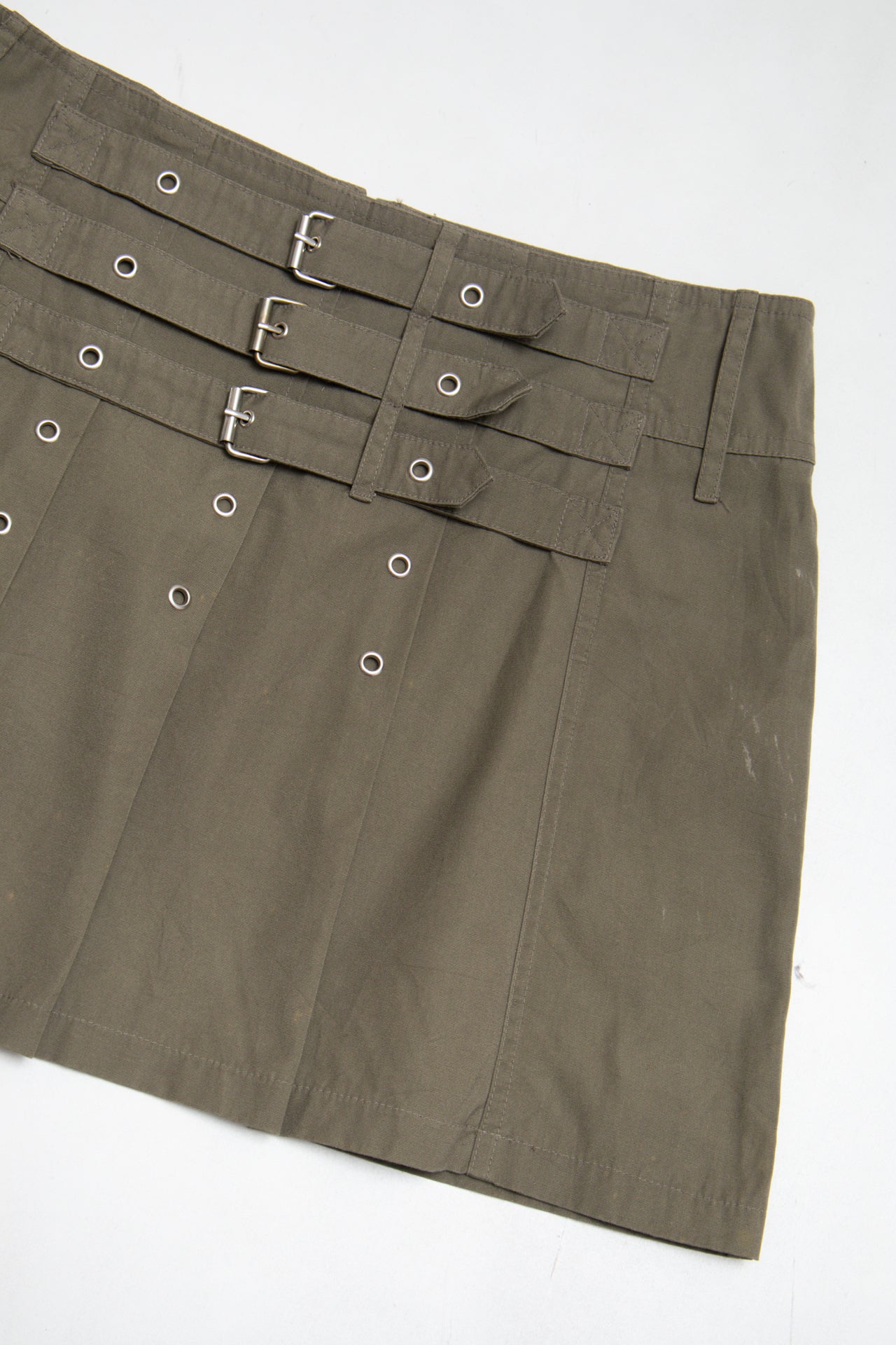 #23 Khaki triple buckle mini skirt | c. 160 | size 8