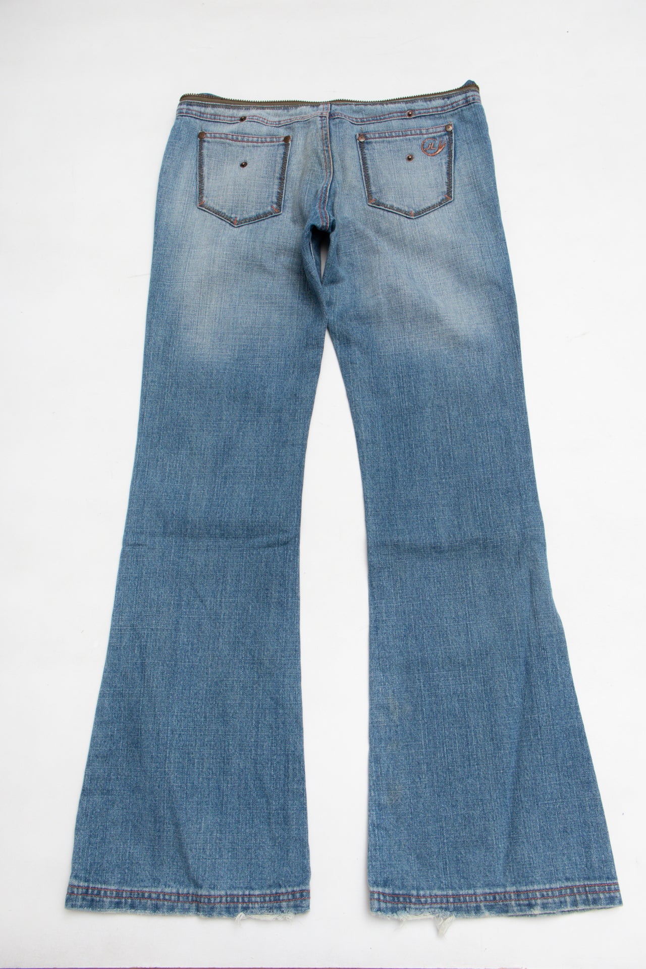 #79 Y2K Zipper detail low-rise flared jeans | Size 8