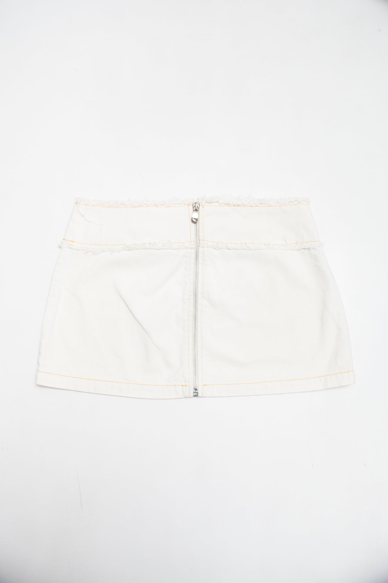 #29 Indian Rose white buckle denim mini skirt | c. 160 | size 8
