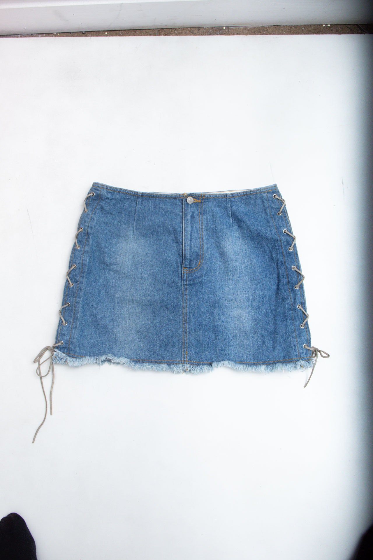 #60 Lace up Sides Mini | Wild West | Size 10/12