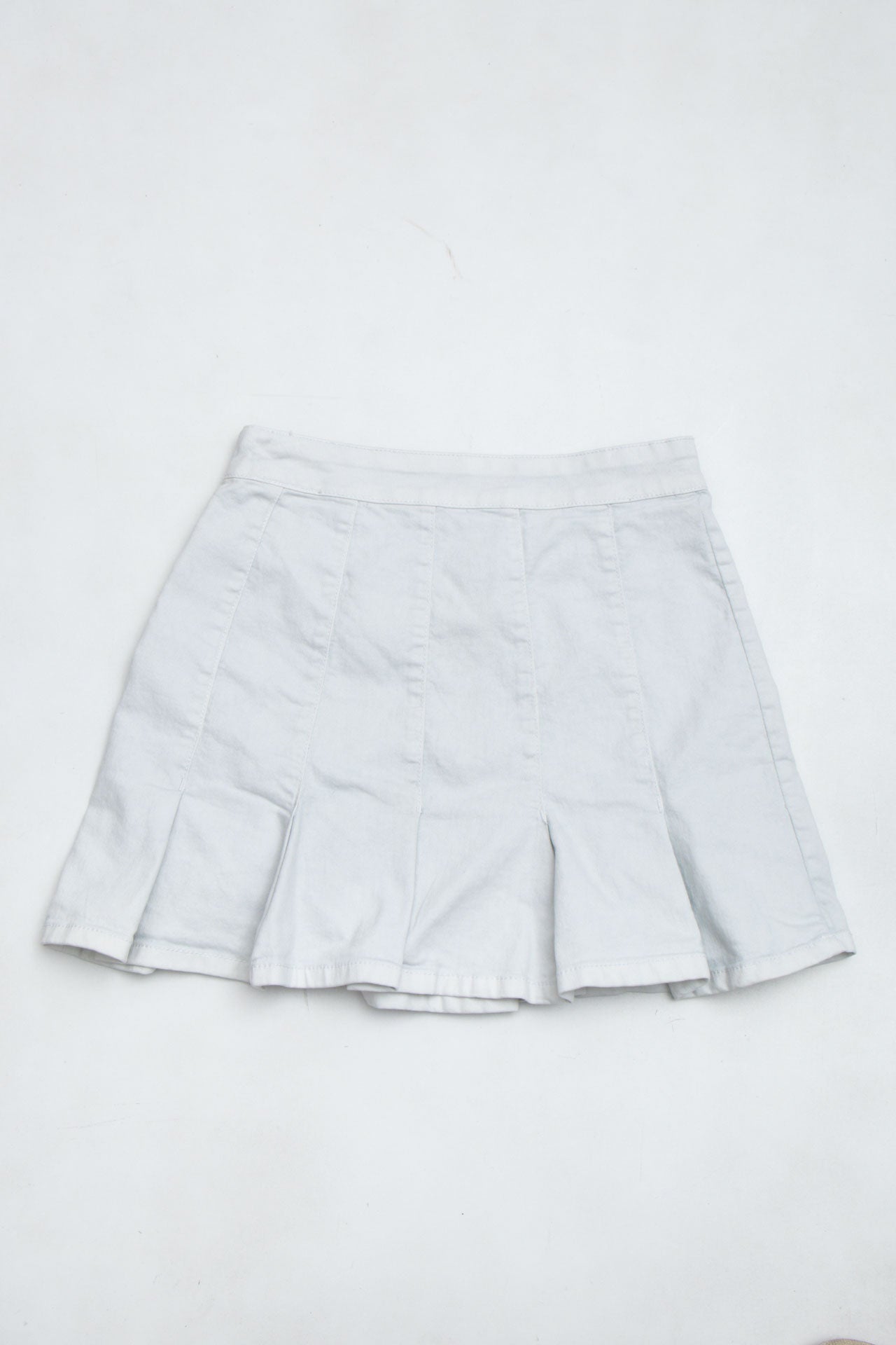 #43 White Denim Skirt | Emma At The Olympics | Size 8