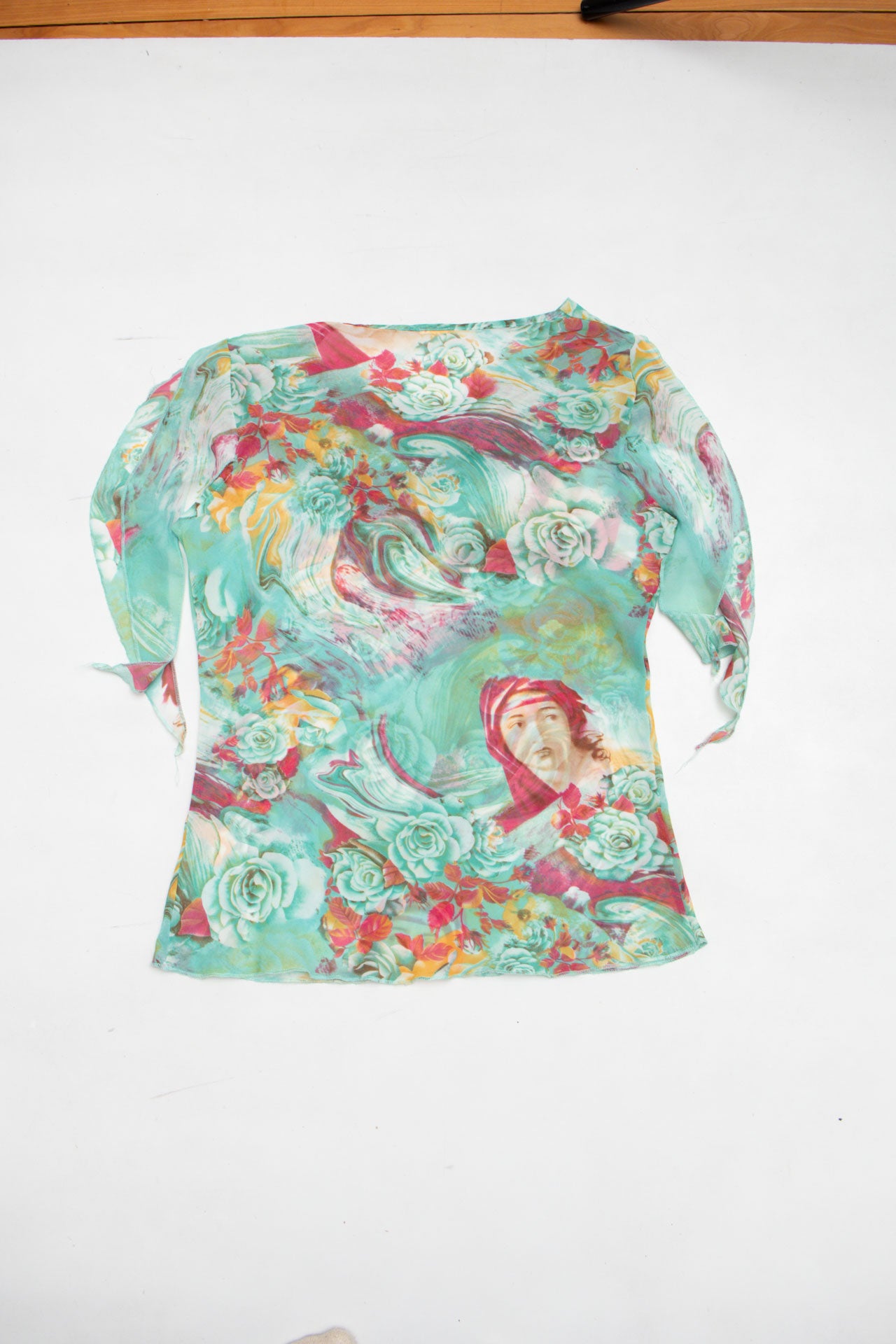 #39 Graphic Blue Flowy Top | C.154 | Size 8