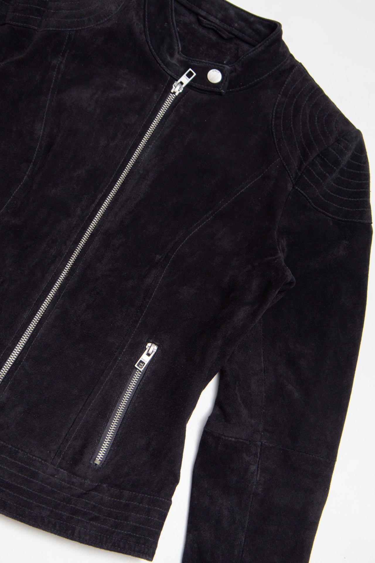 #181 black zip up *leather jacket | c. 160 | size 8