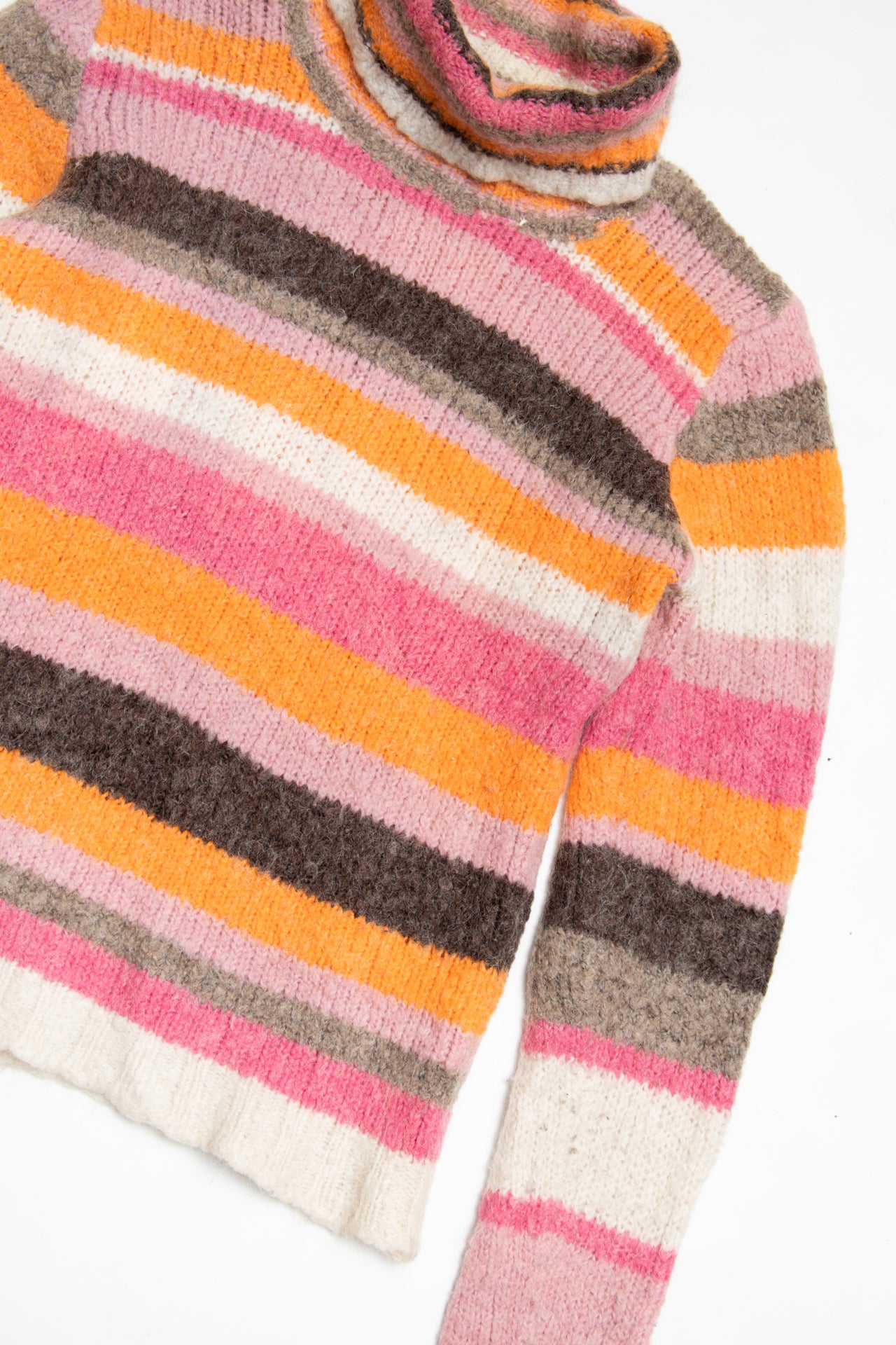 #205 Oops mohair blend turtle neck jumper | c. 160 | size 6/8