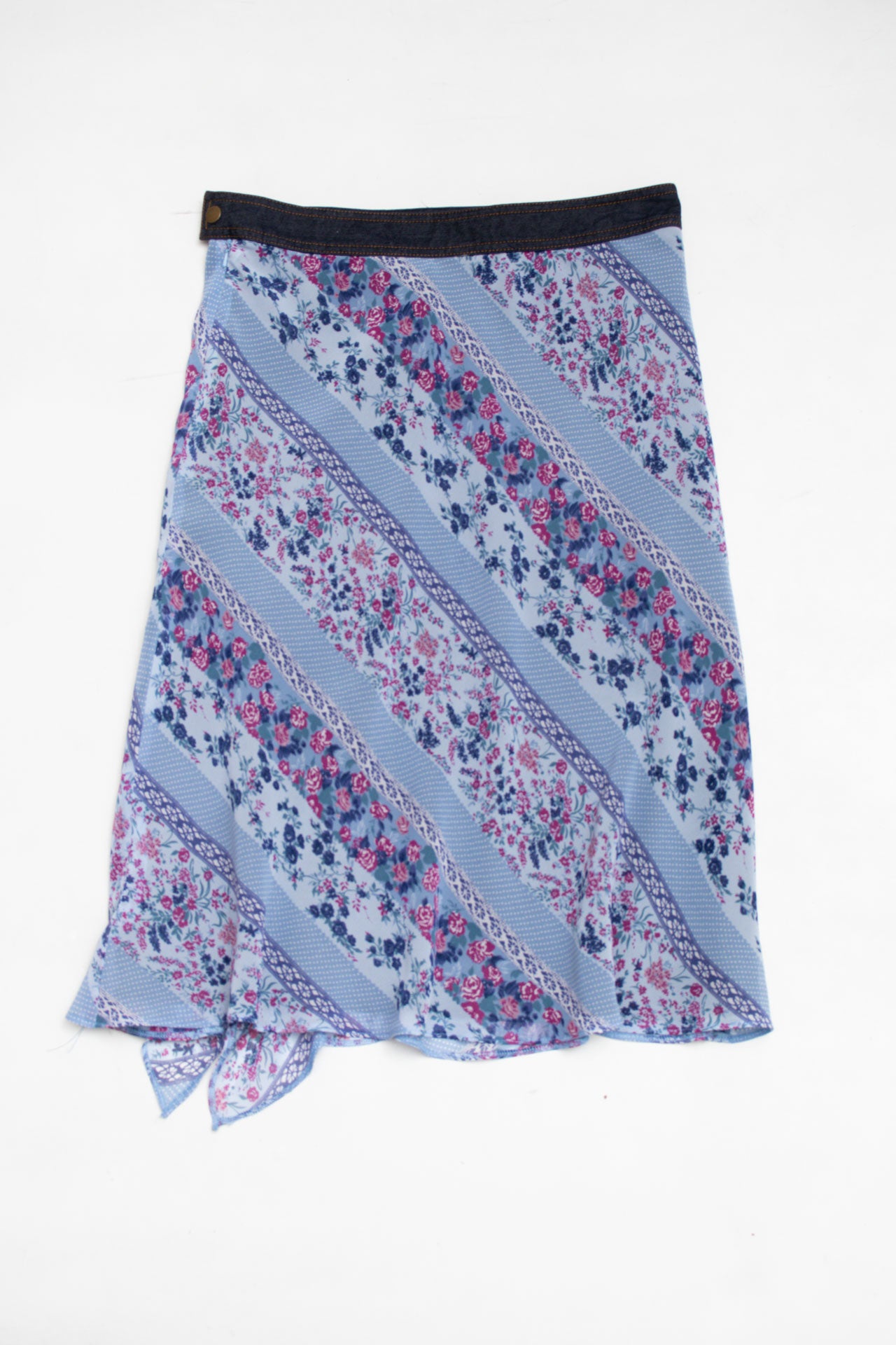#129 Floral Denim Skirt | C.145 | Size 8
