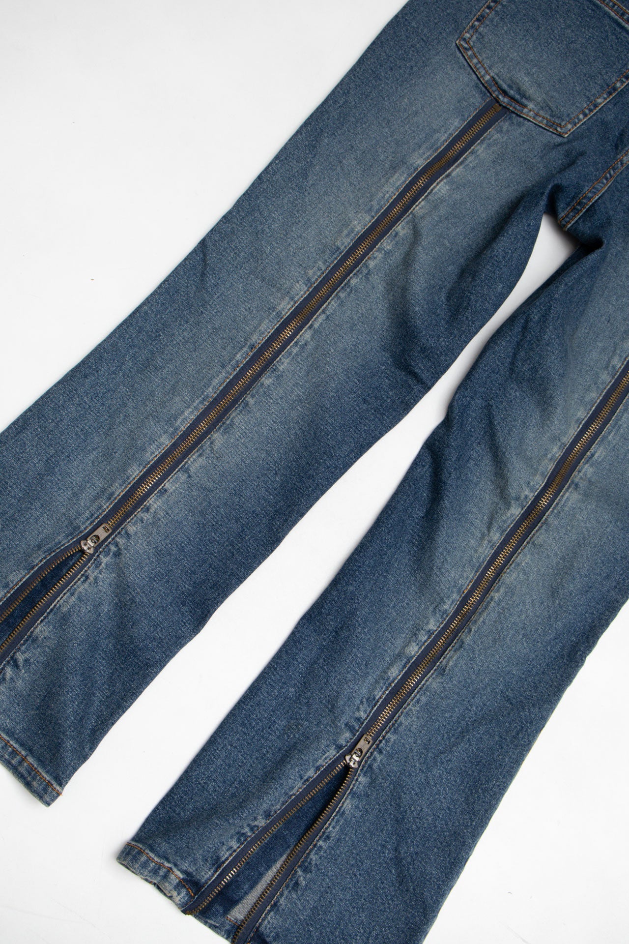 #147 Thalia Soda zipper jeans | c. 154 | size 6