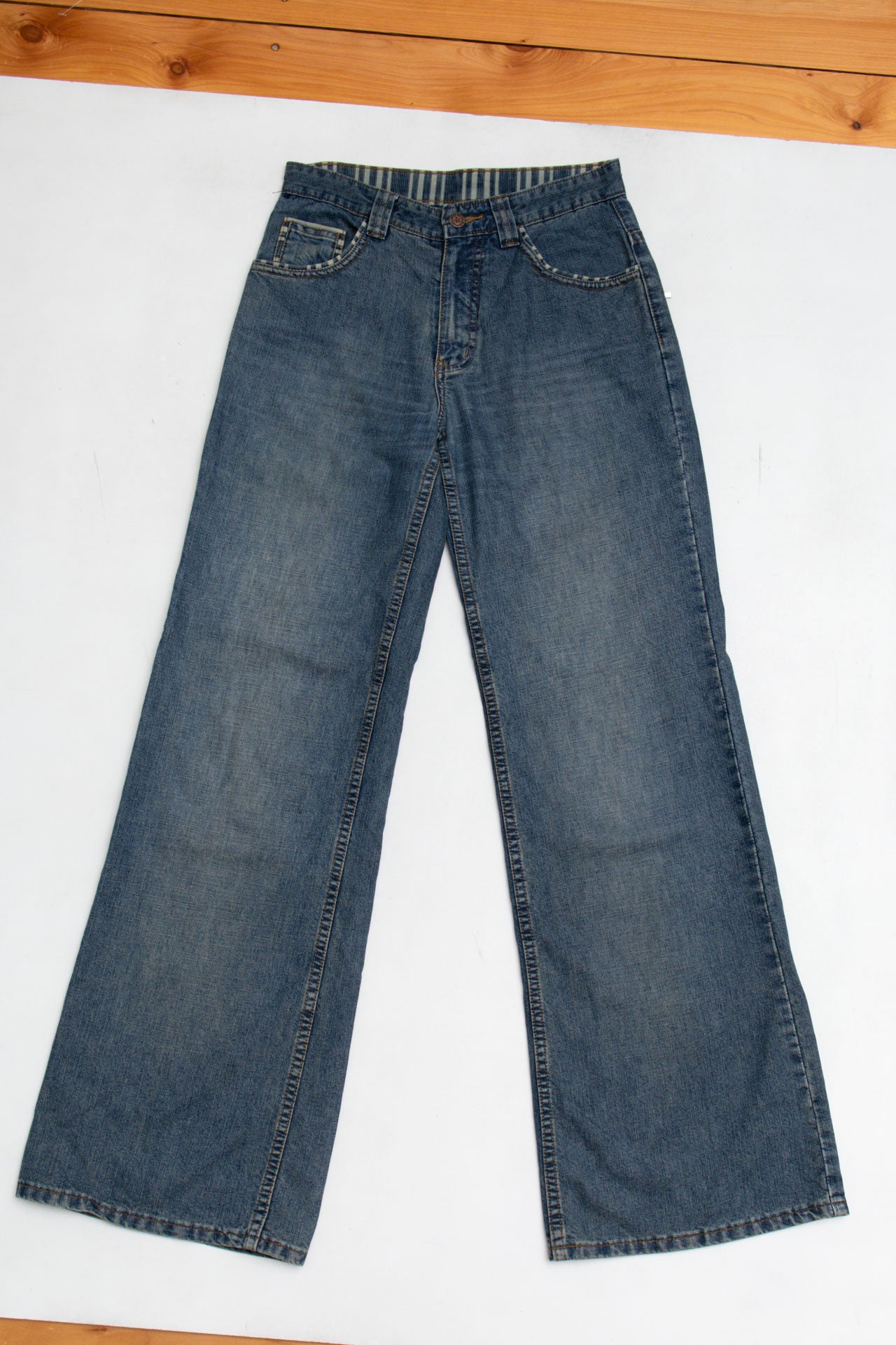 #64 Detailed Straight Leg Jeans | C.147 | Size 8