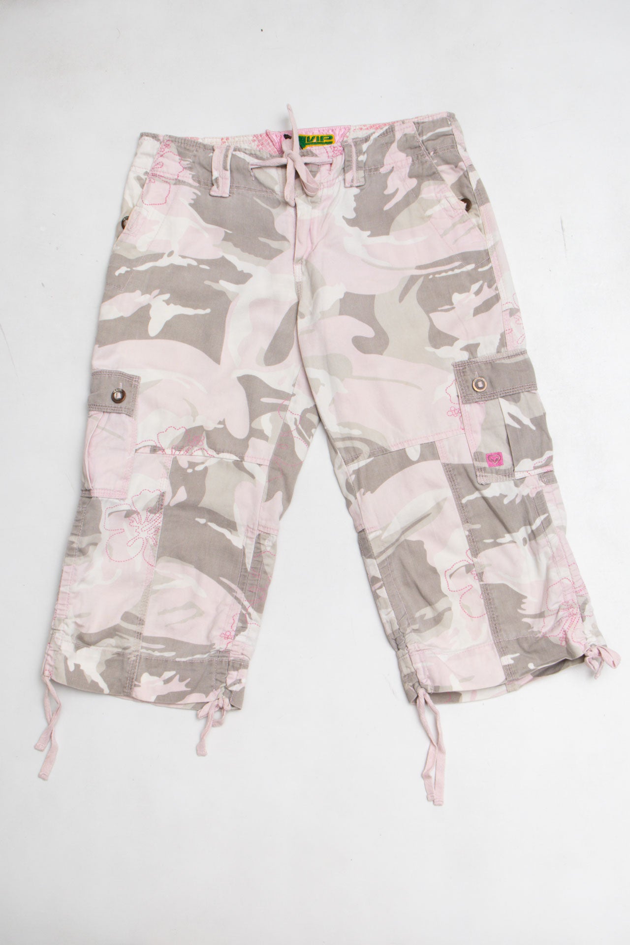 #81 Camo Cargo Capris | C.147 | Size 6