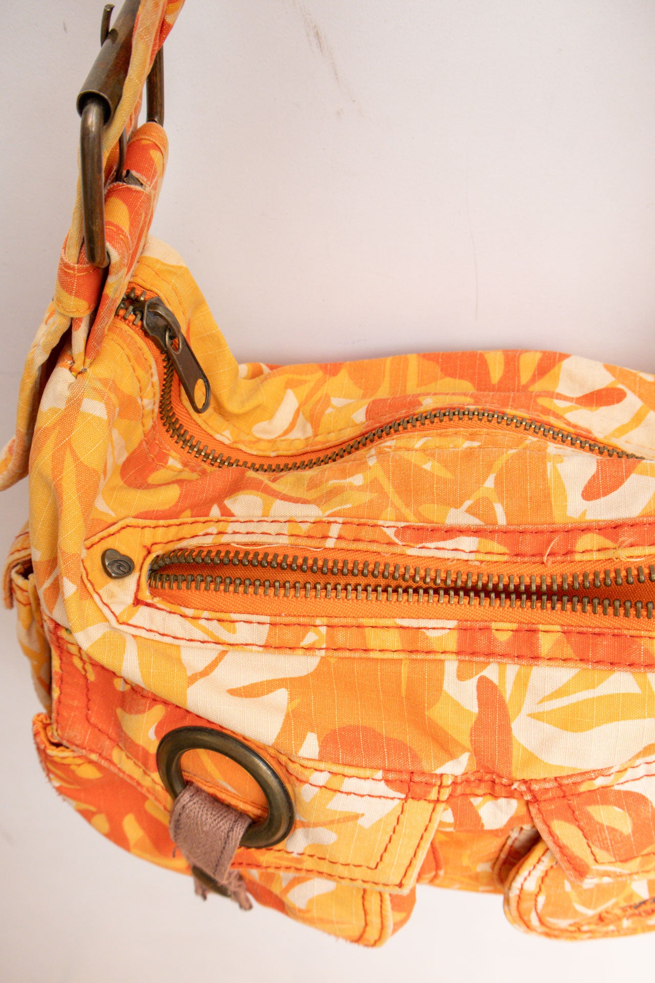 #101 Rip Curl Patterned Shoulder Bag | C.147