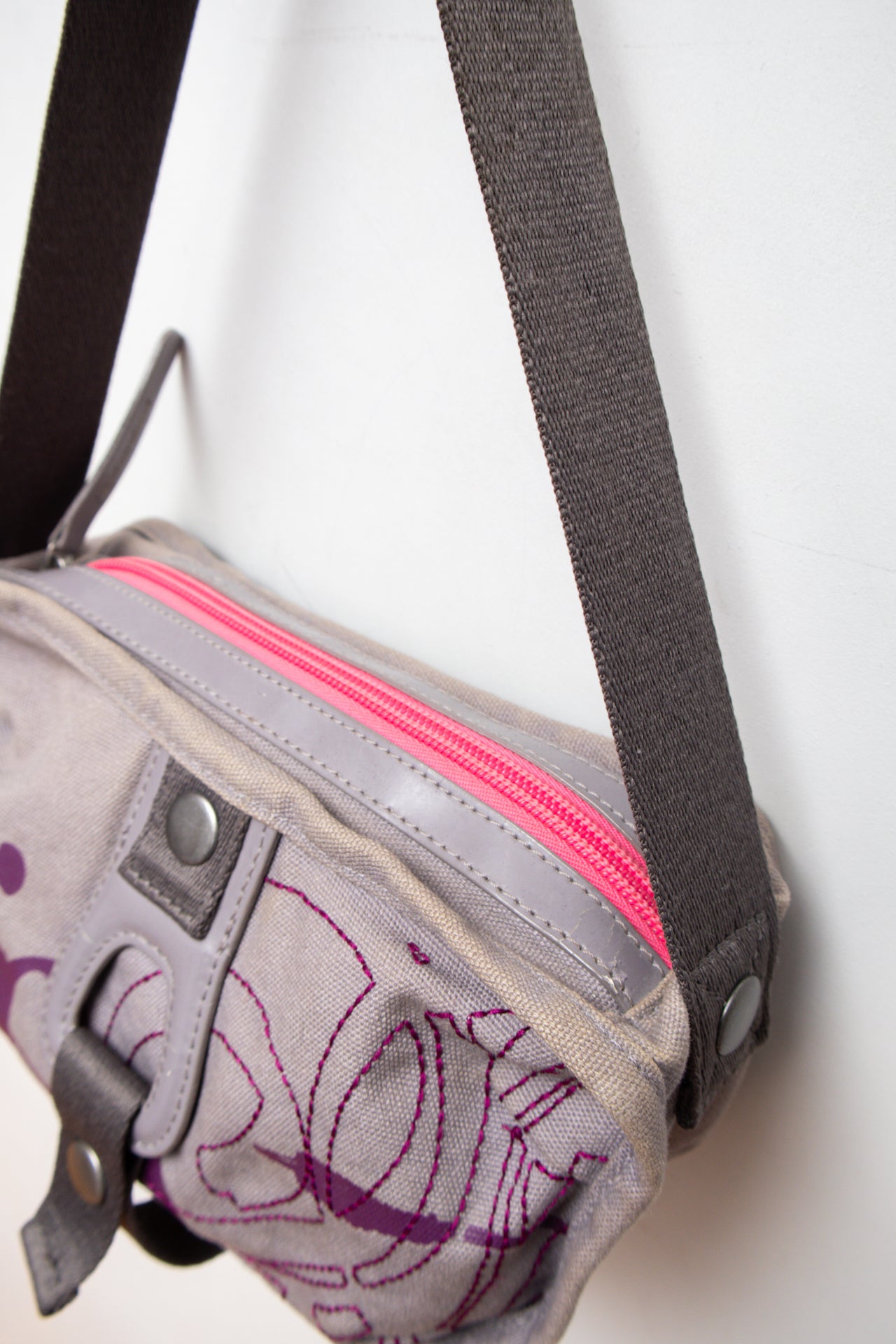 #224 Nike graffiti print bag | c. 161