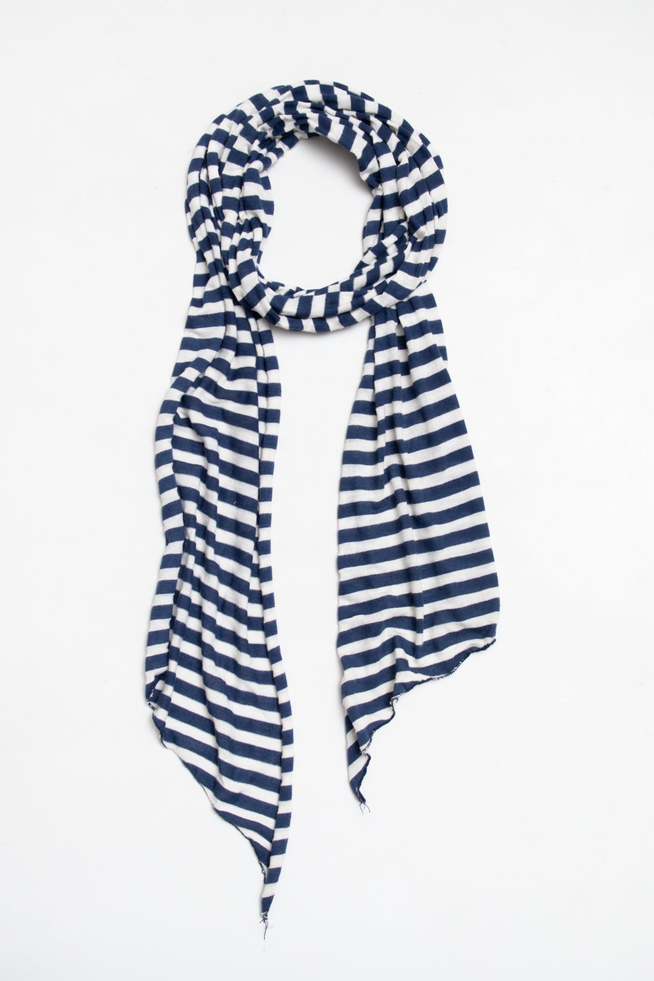 #239 navy blue/white scarf | c. 161