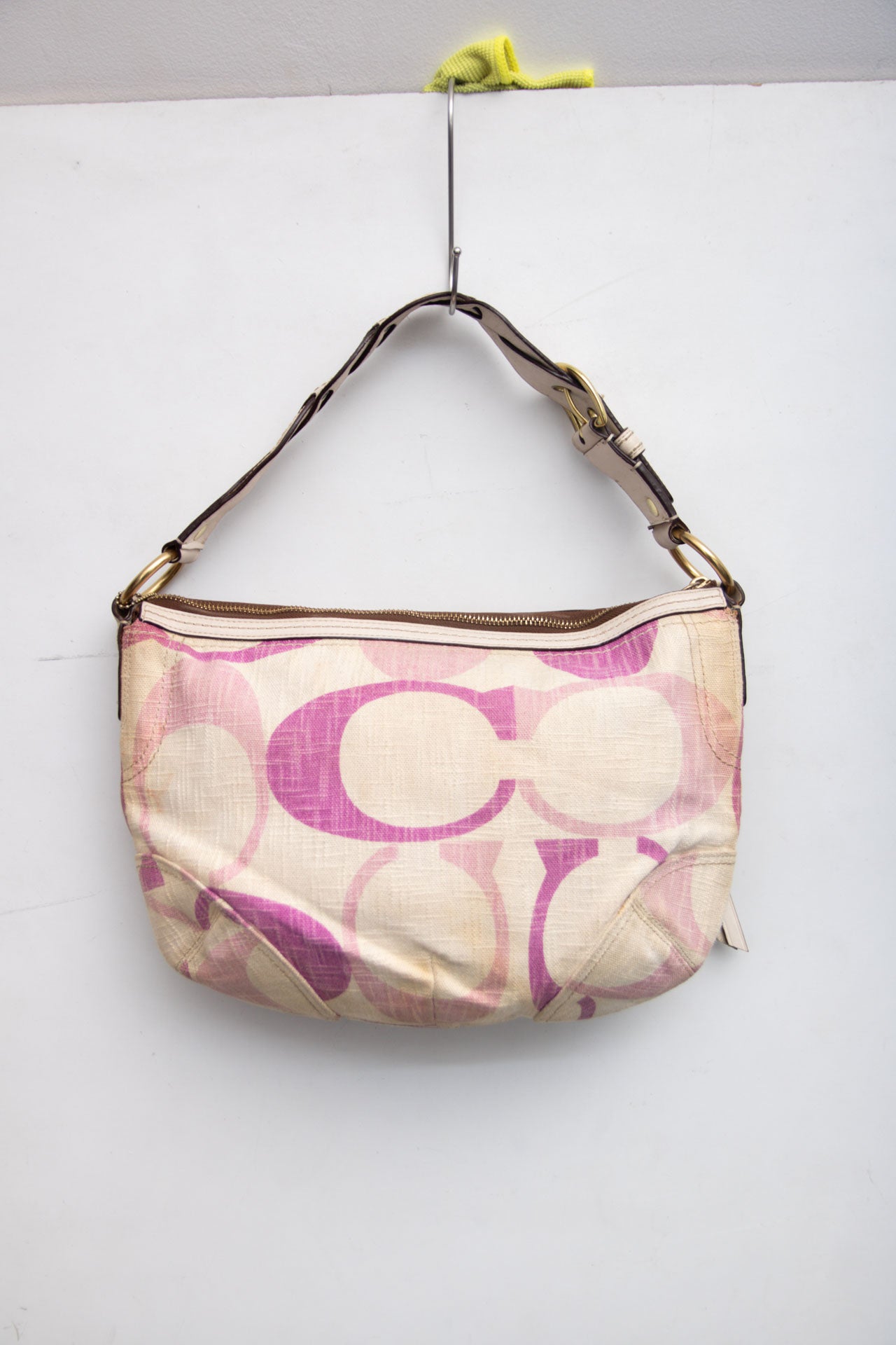 #81 Coach Shoulder Bag | Mamma Mia