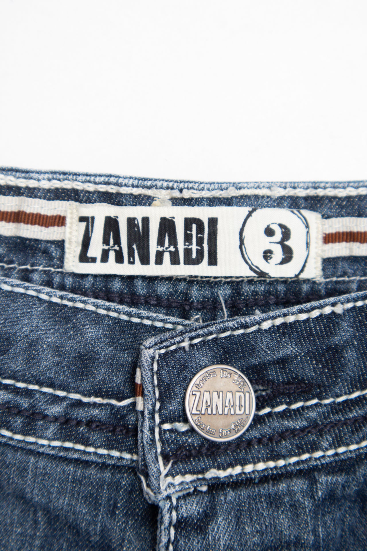 #28 Zanada white stitch denim mini shorts | c. 162 | size 8
