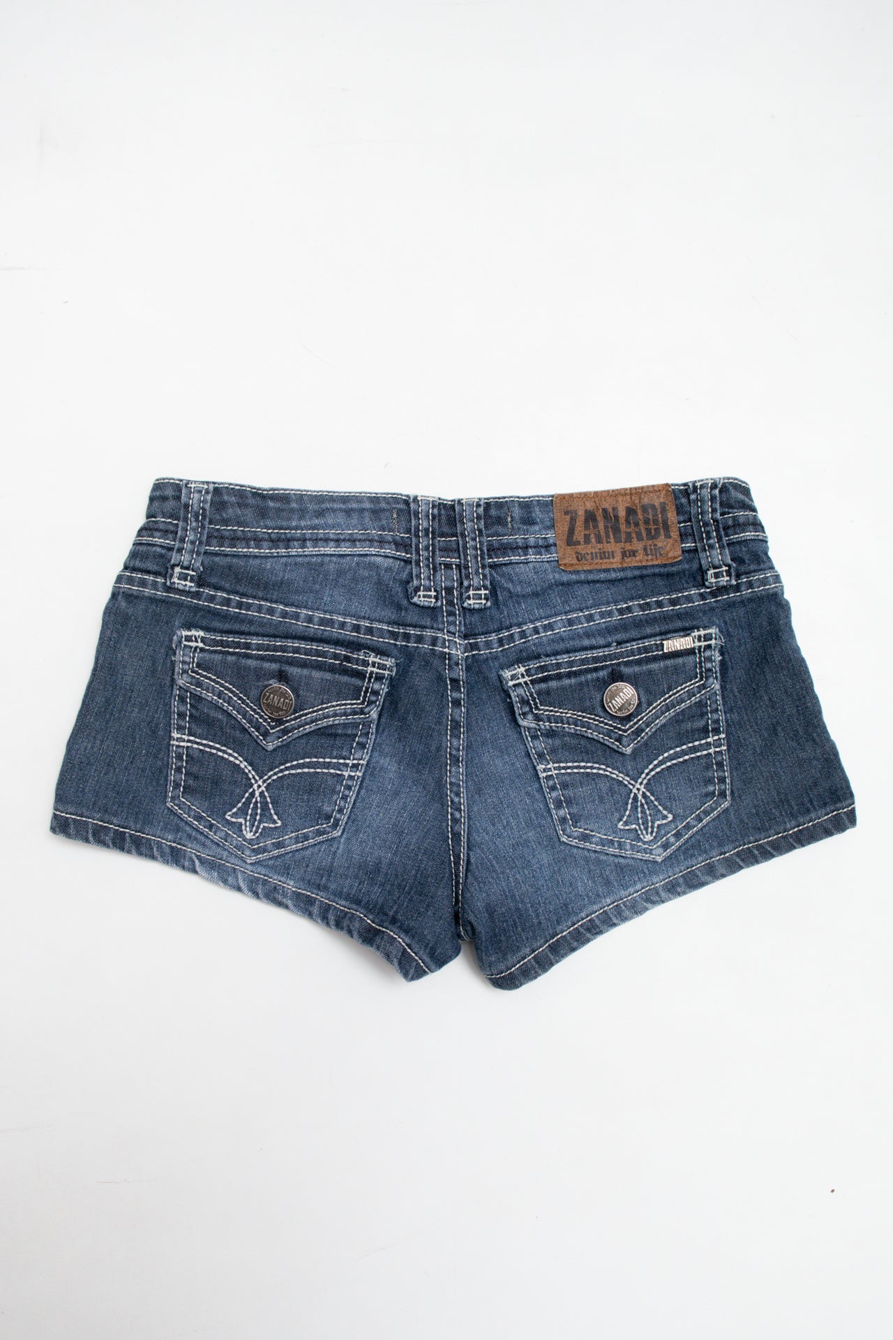#28 Zanada white stitch denim mini shorts | c. 162 | size 8