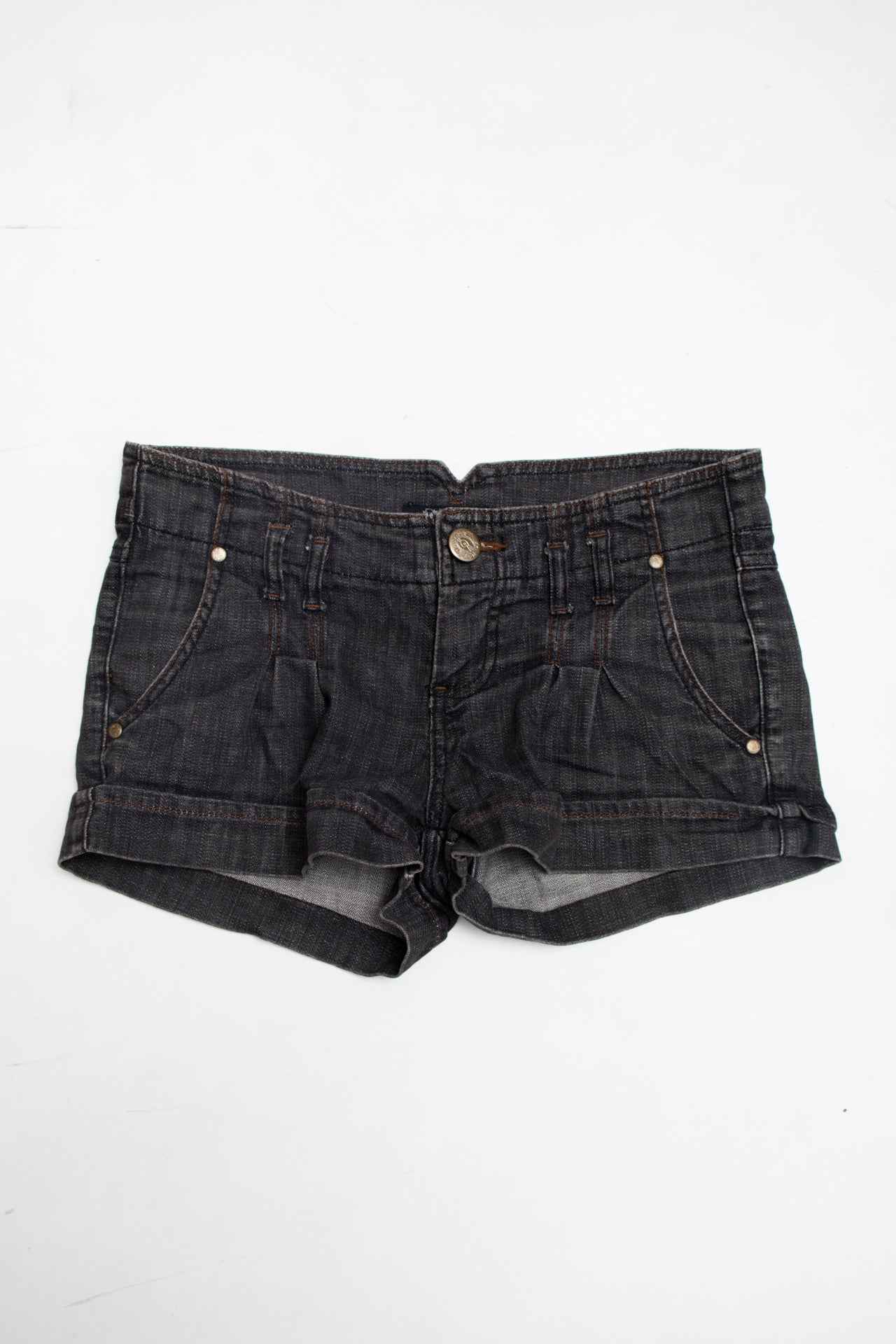 #30 pleated grey denim mini shorts | c. 162 | size 8