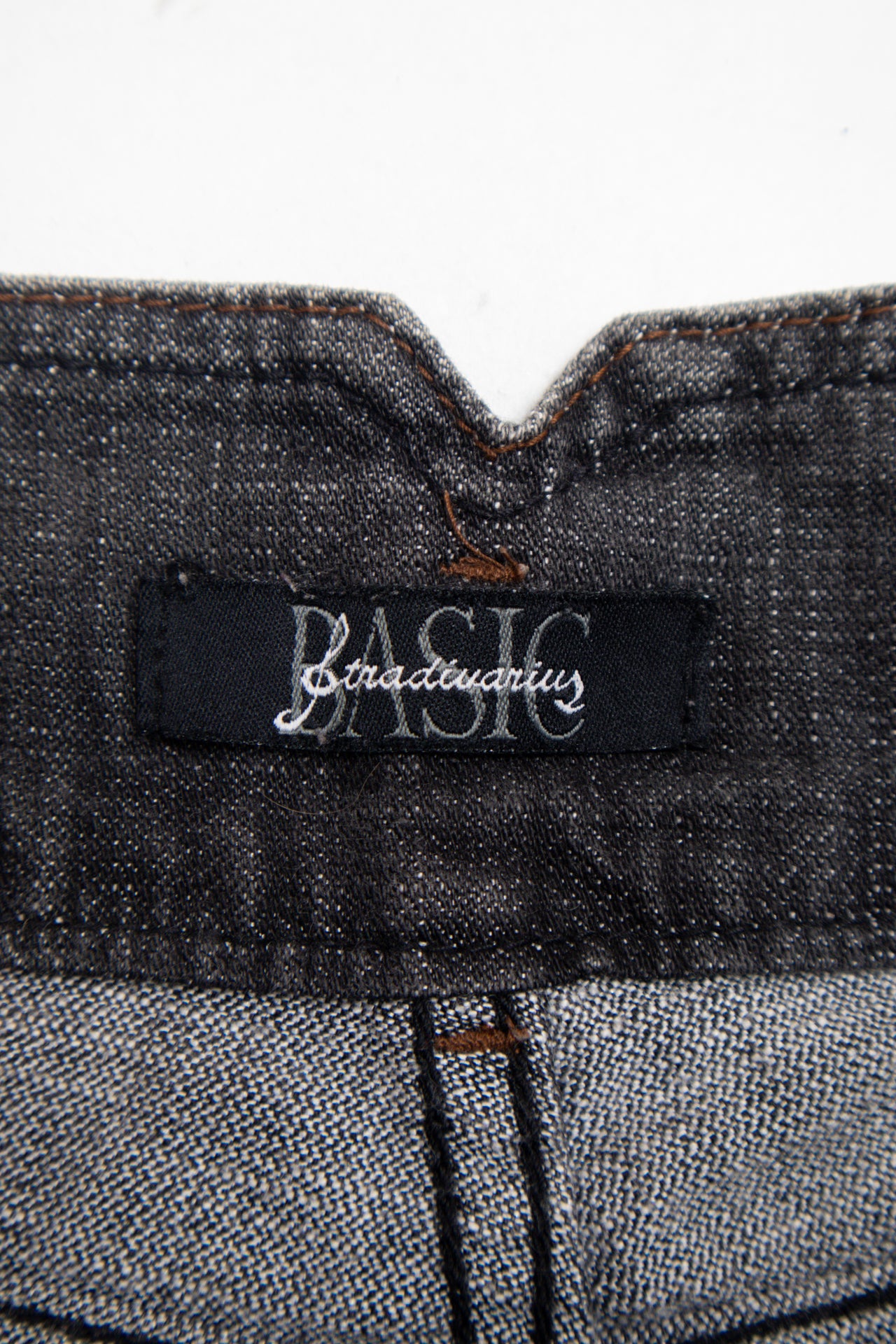 #30 pleated grey denim mini shorts | c. 162 | size 8