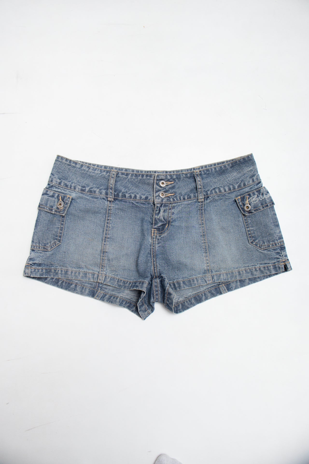 #32 Billabong denim mini shorts | c. 162 | size 12