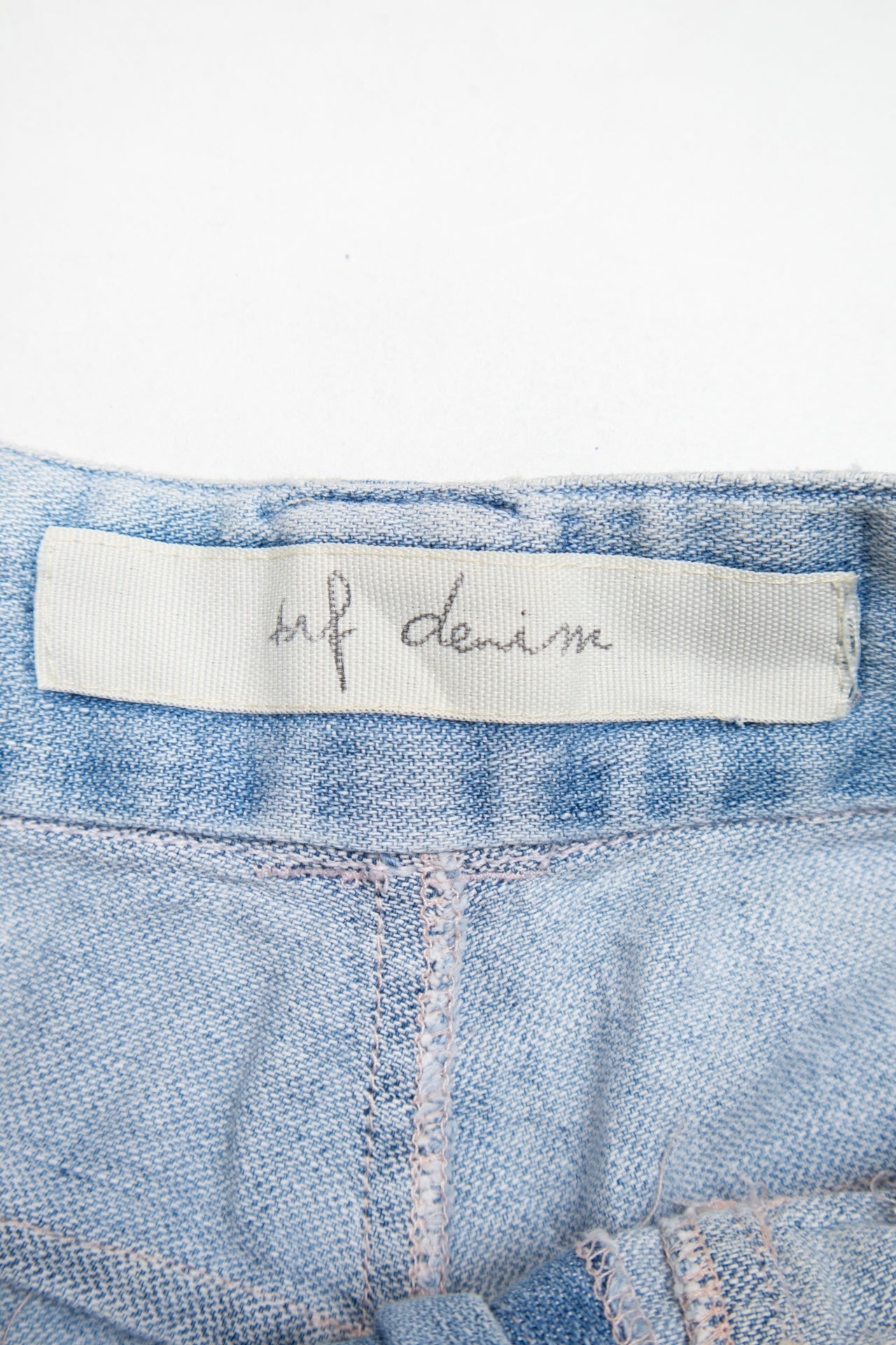 #34 pleated light wash mini denim shorts | c. 162 | size 6