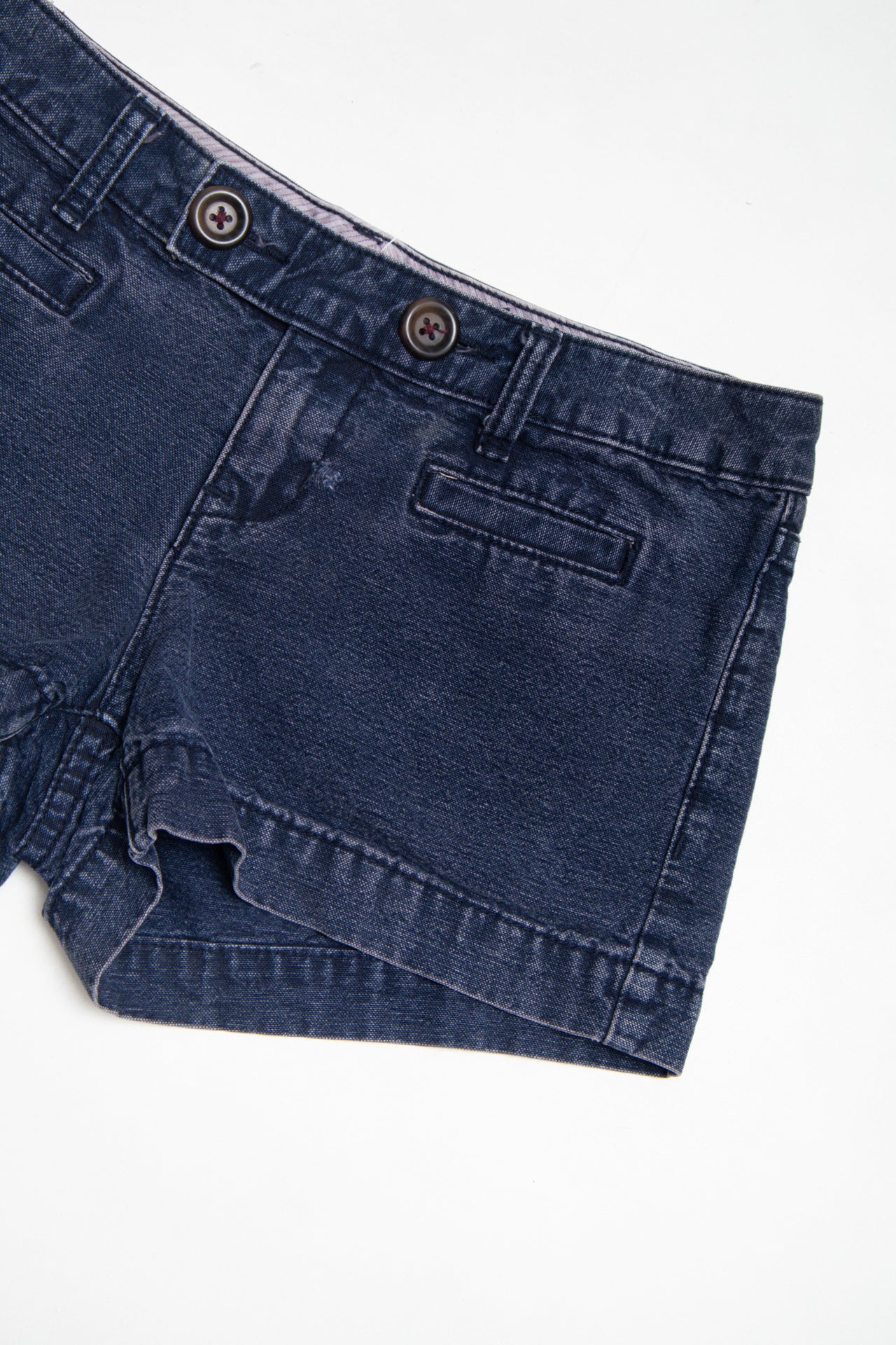 #35 double button dark wash denim mini shorts | c. 162 | size 6