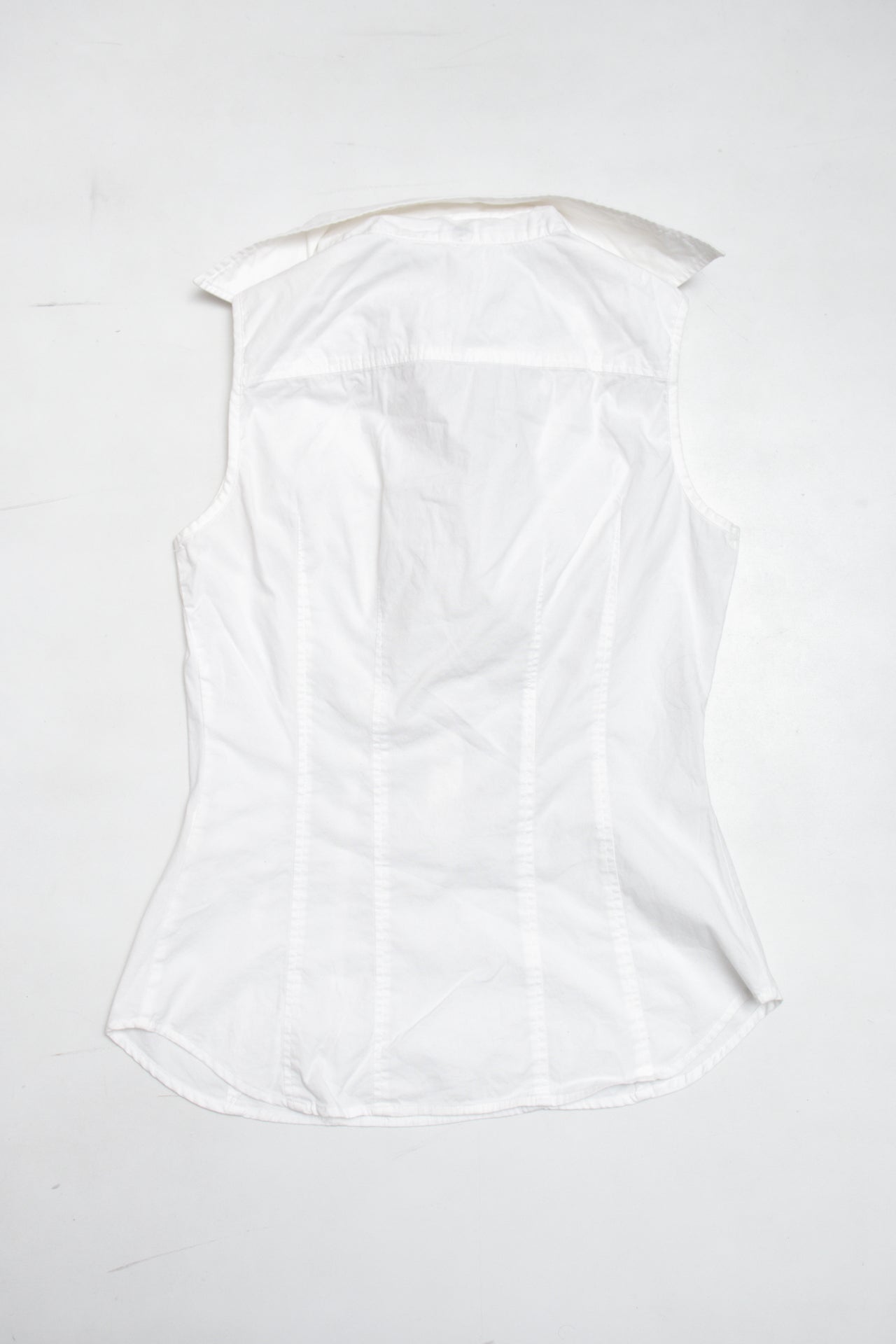 #58 darted white sleeveless button up | c. 162 | size 8