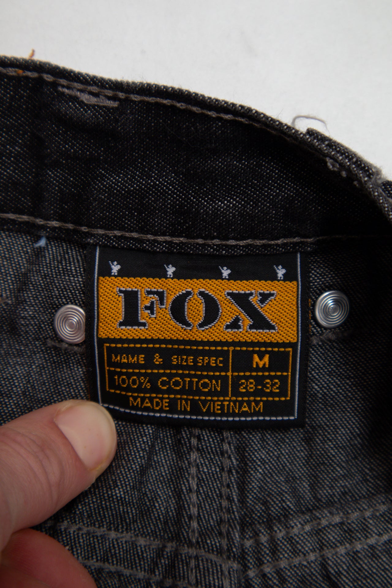 #130 FOX denim zipped pockets denim shorts | c. 162 | size 8