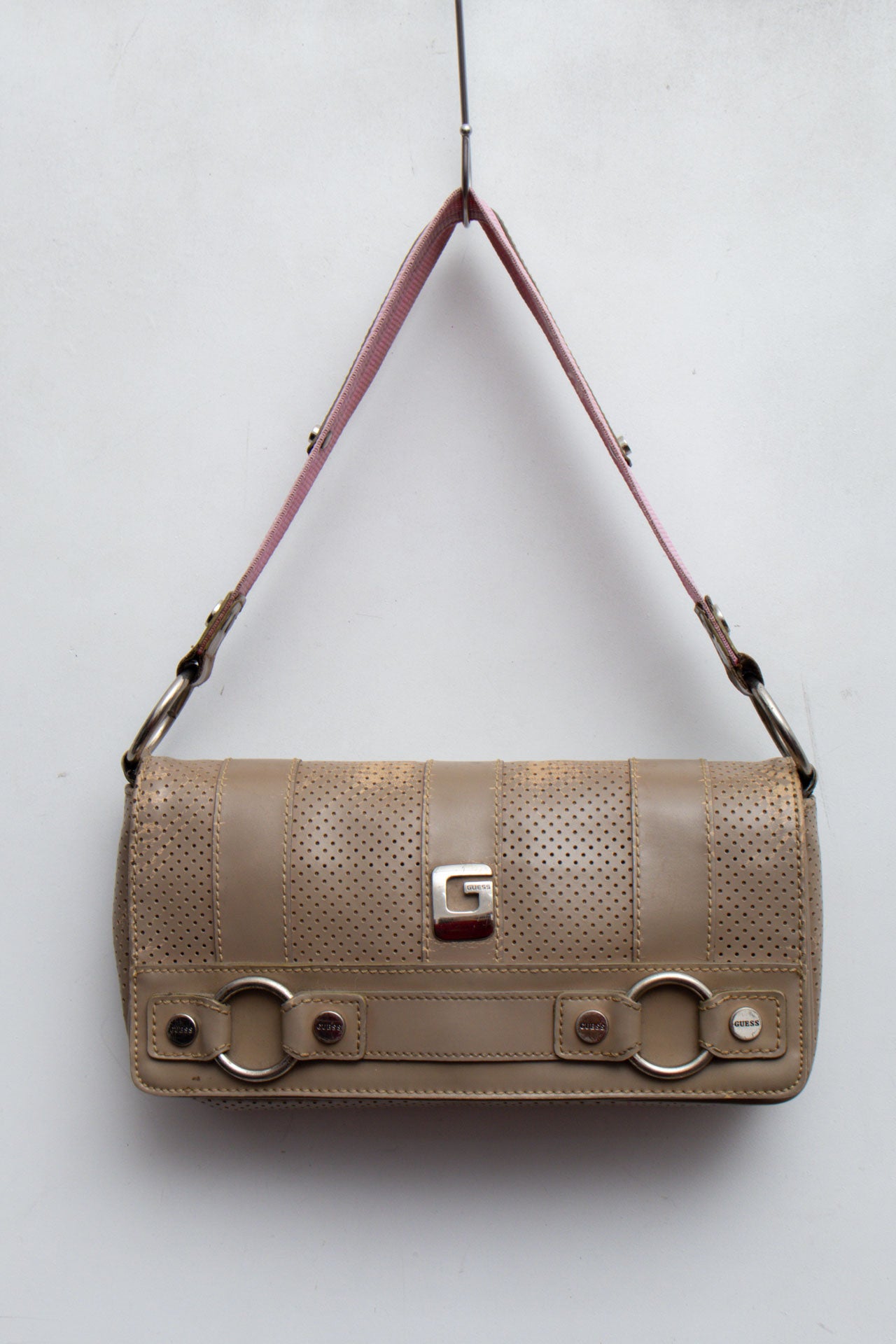 #79 Guess Baguette Bag | Short n Sweet